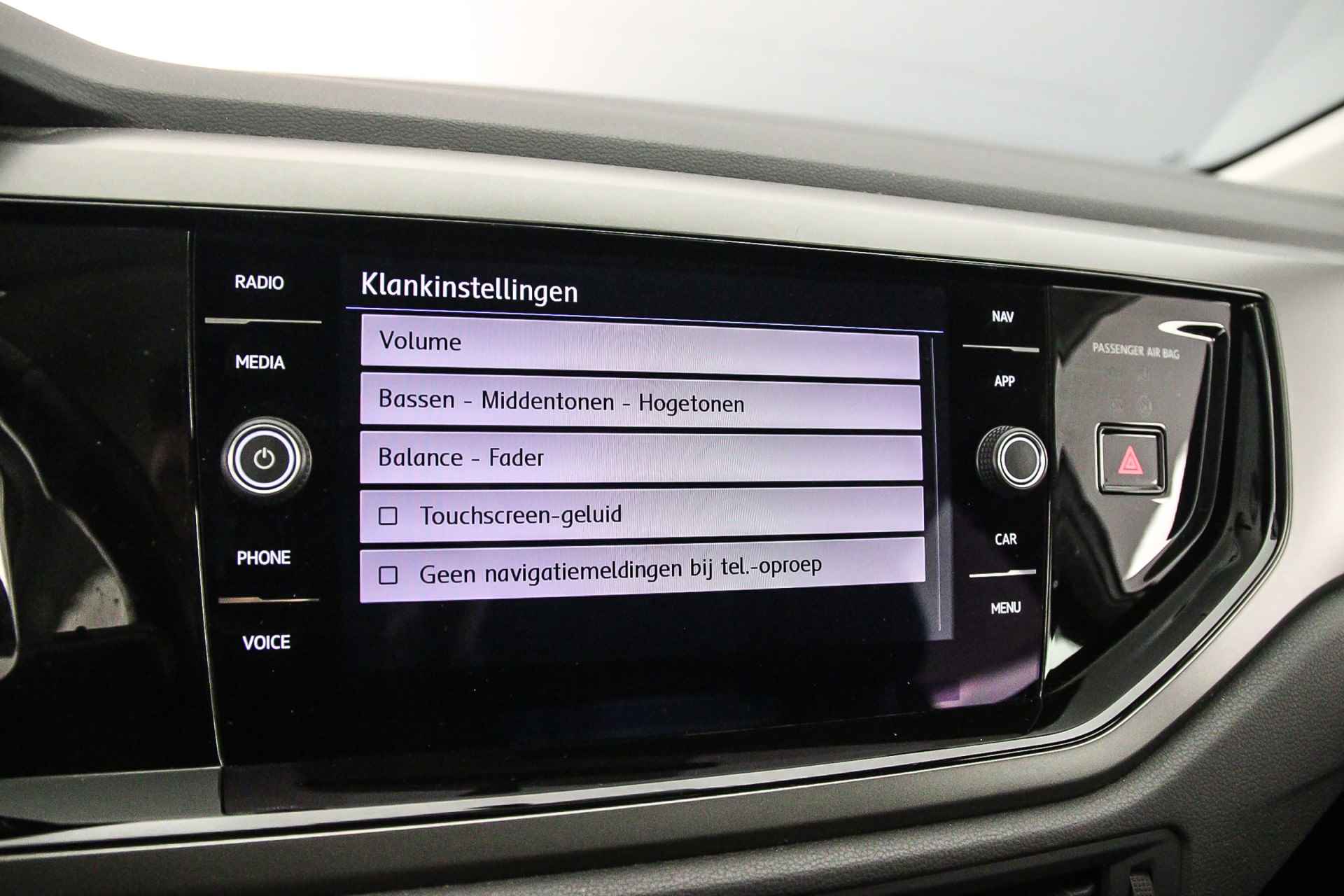 Volkswagen Polo Comfortline 1.0 TSI 95pk Navigatie, Adaptive cruise control, DAB, Radio, Airco, App connect, LED dagrijverlichting - 25/37