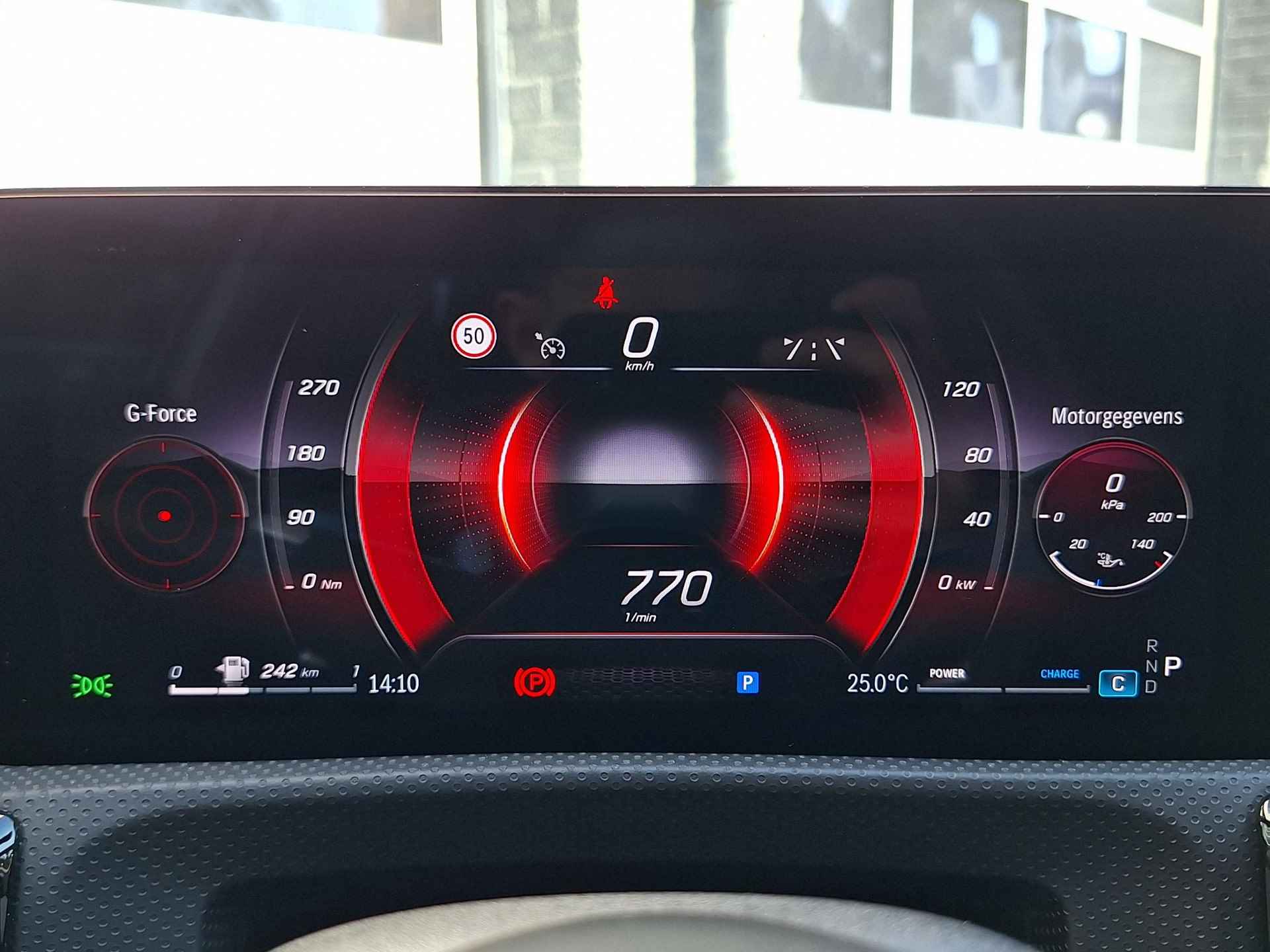 Mercedes-Benz A 180 AMG | Panoramadak | Premium Pakket | Night Pakket | MULTIBEAM LED Koplampen | Apple CarPlay | Android Auto | Achteruitrijcamera | Stoelverwarming | Showmodel SALE - 18/43