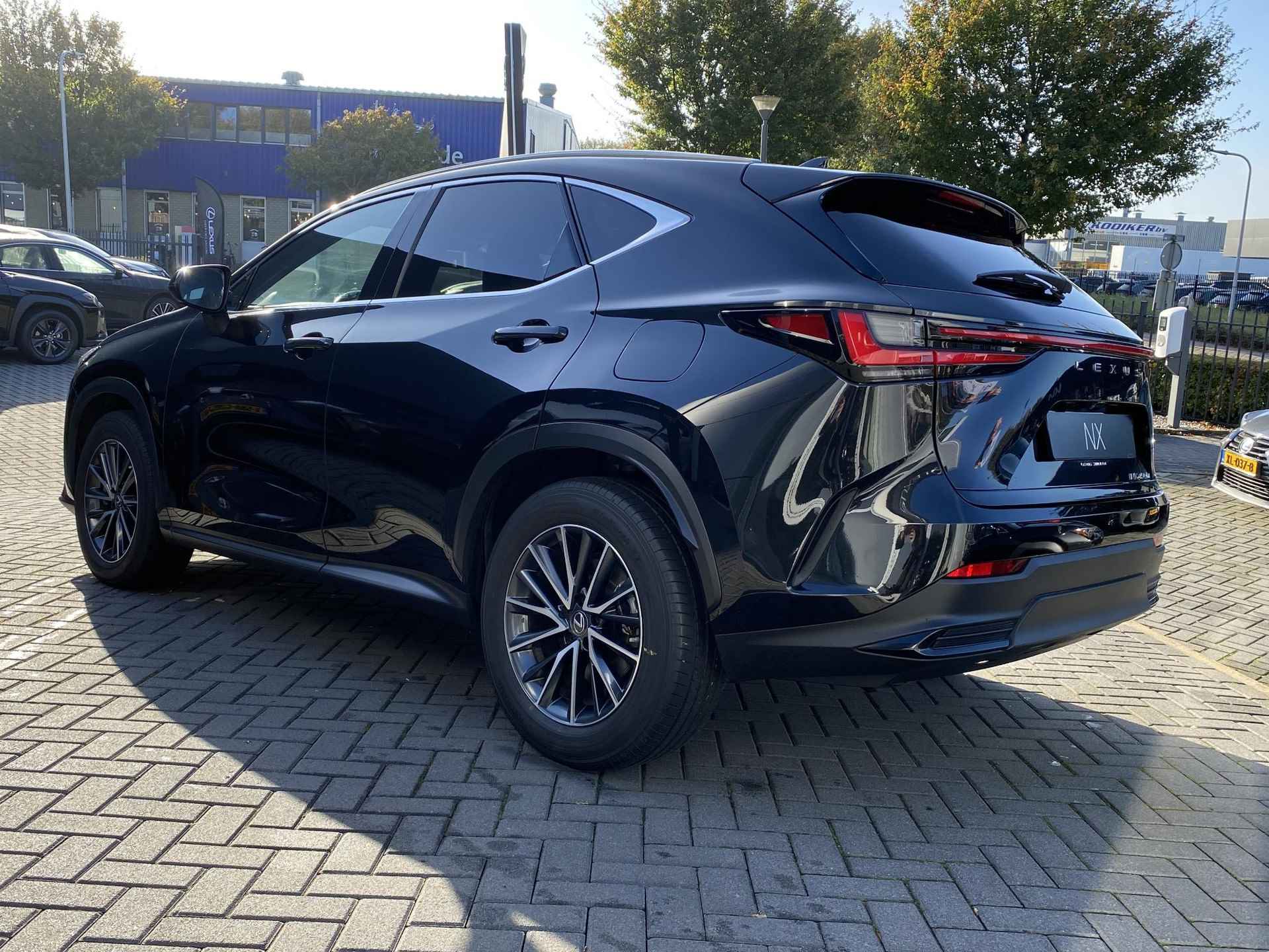 Lexus NX 450h+ AWD Business plus STOELVERW STUURVERW LEDER PARK-SENSOR EL-ACHTERKLEP APPLE-CARPLAY/ANDROID-AUTO - 6/36