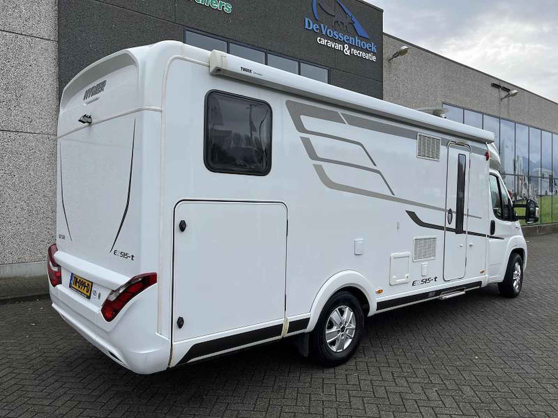 Hymer Exsis-T 678 Enkele bedden/Automaat - 5/24