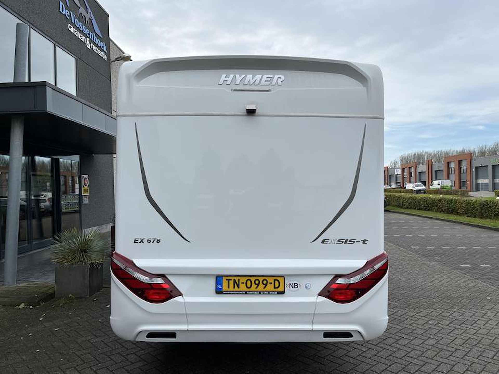 Hymer Exsis-T 678 Enkele bedden/Automaat - 6/24