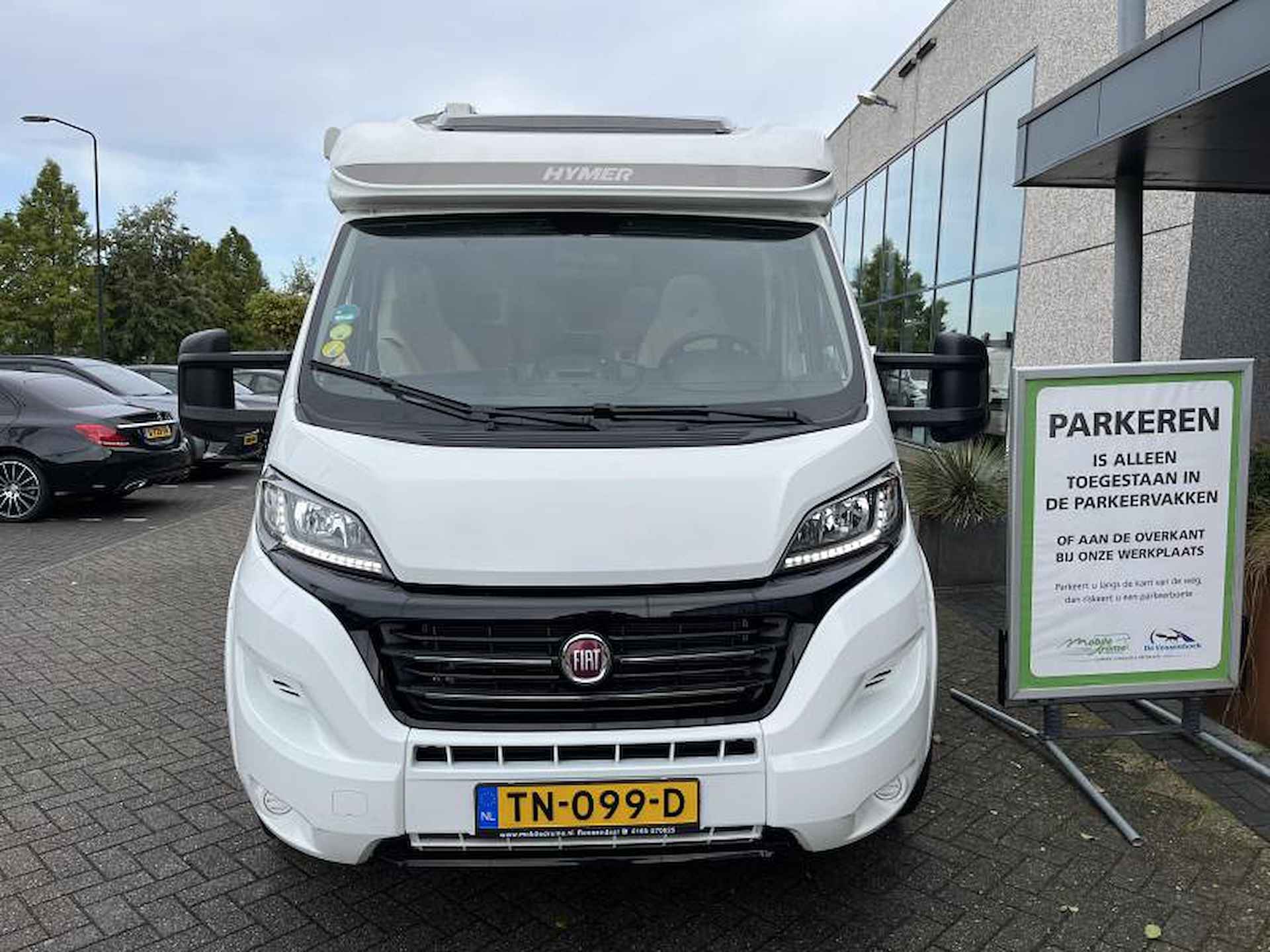 Hymer Exsis-T 678 Enkele bedden/Automaat - 7/24