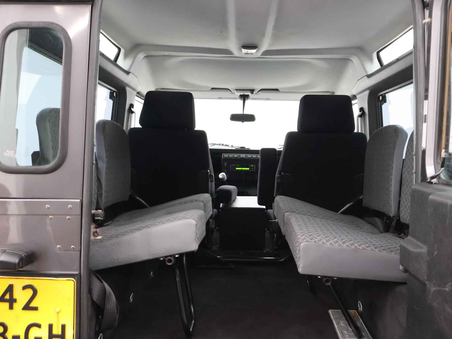 Land Rover Defender 2.5 TD5 90 6-PERSOONS + STANDKACHEL / AIRCO / SPORTSTOELEN - 6/23