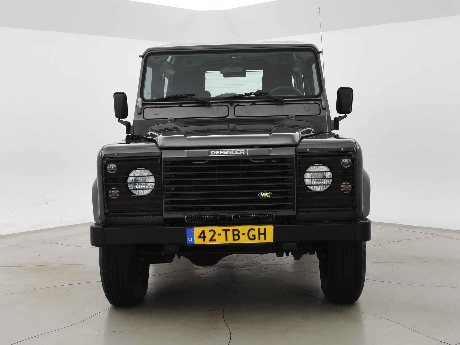 Land Rover Defender 2.5 TD5 90 6-PERSOONS + STANDKACHEL / AIRCO / SPORTSTOELEN - 8/23