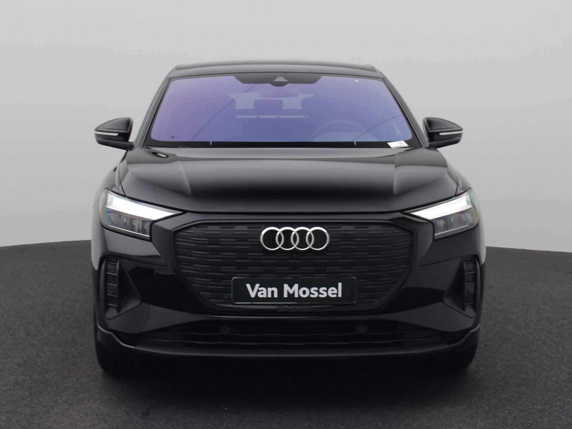 Audi Q4 Sportback e-tron 45 Edition 82 kWh 286 PK | S-line | Automaat | Navigatie | Cruise Control | Trekhaak | Parkeersensoren | Stoelverwarming | Apple Carplay | Android Auto | Lichtmetalen velgen | Climate Control | - 3/41