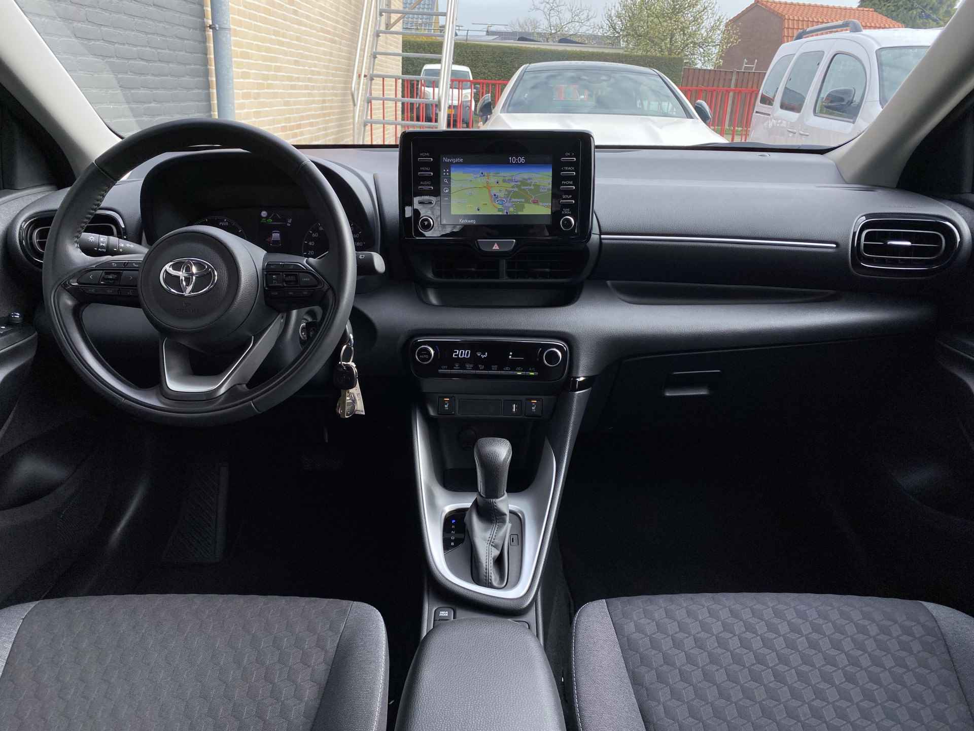 Toyota Yaris 1.5 Hybrid Active AUT. | 1e eigenaar | dealer onderhouden | navigatie | camera | adaptieve cruise | incl. BTW - 19/41