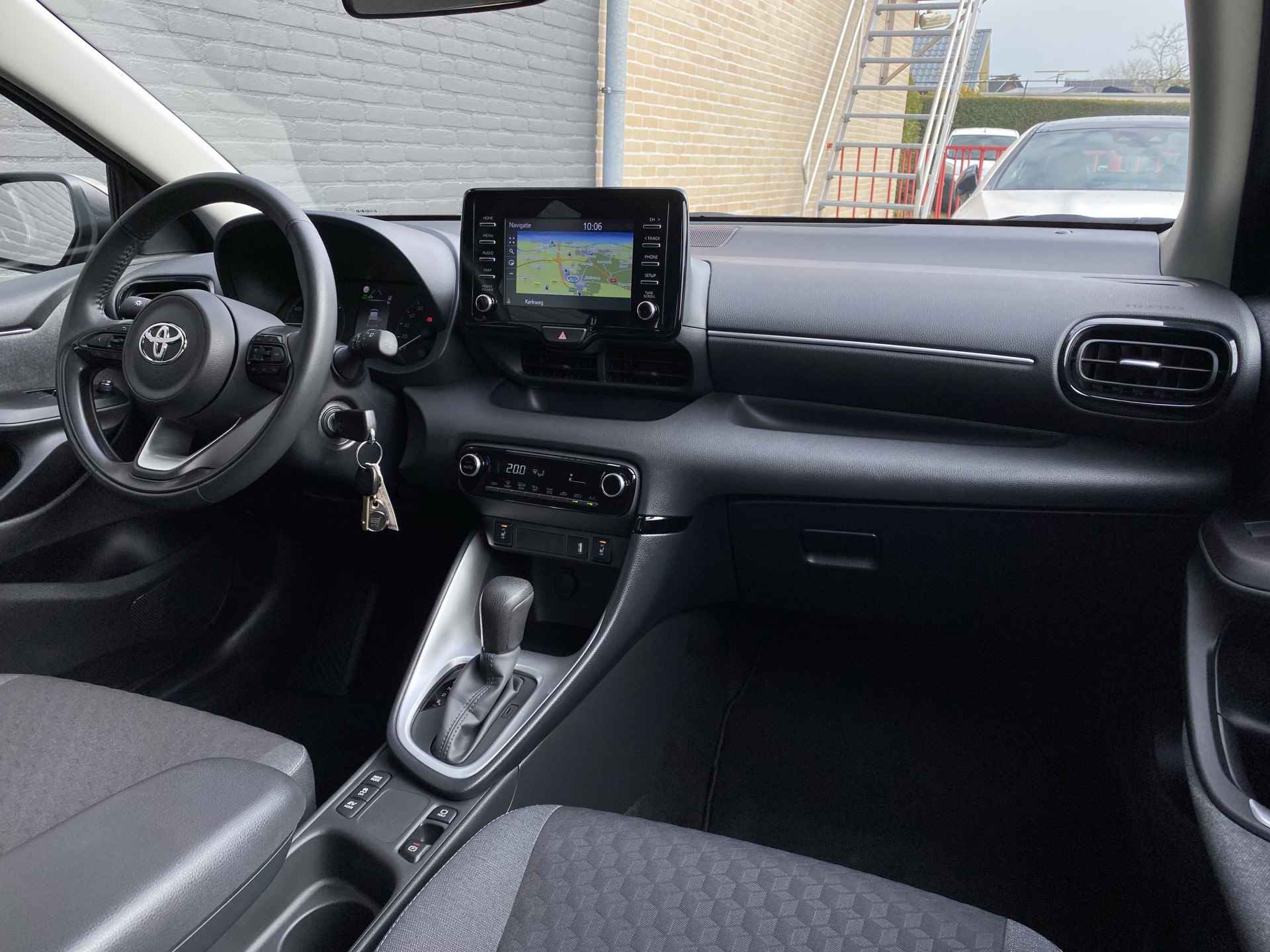 Toyota Yaris 1.5 Hybrid Active AUT. | 1e eigenaar | dealer onderhouden | navigatie | camera | adaptieve cruise | incl. BTW - 20/41