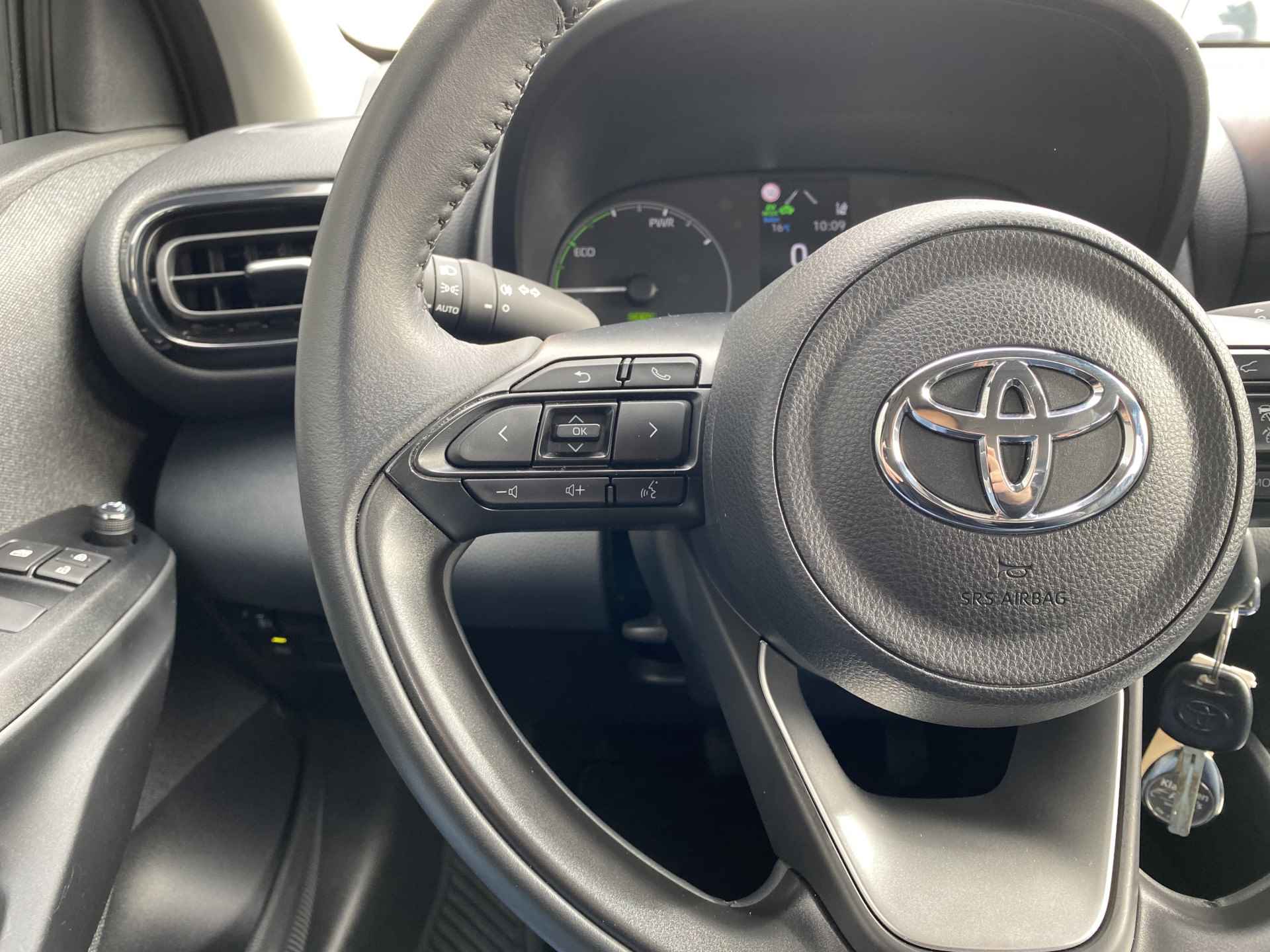 Toyota Yaris 1.5 Hybrid Active AUT. | 1e eigenaar | dealer onderhouden | navigatie | camera | adaptieve cruise | incl. BTW - 34/41
