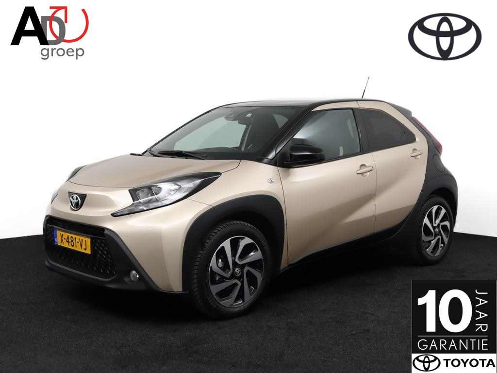 Toyota Aygo X 1.0 VVT-i MT Pulse | Apple Carplay/Android Auto | Stoelverwarming | allseasons banden | bij viaBOVAG.nl