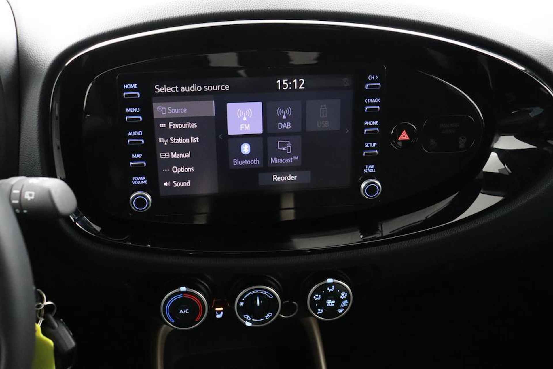 Toyota Aygo X 1.0 VVT-i MT Pulse | Apple Carplay/Android Auto | Stoelverwarming | allseasons banden | - 9/45