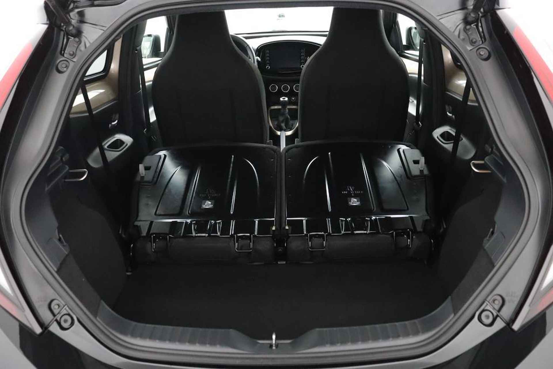 Toyota Aygo X 1.0 VVT-i MT Pulse | Apple Carplay/Android Auto | Stoelverwarming | allseasons banden | - 25/45