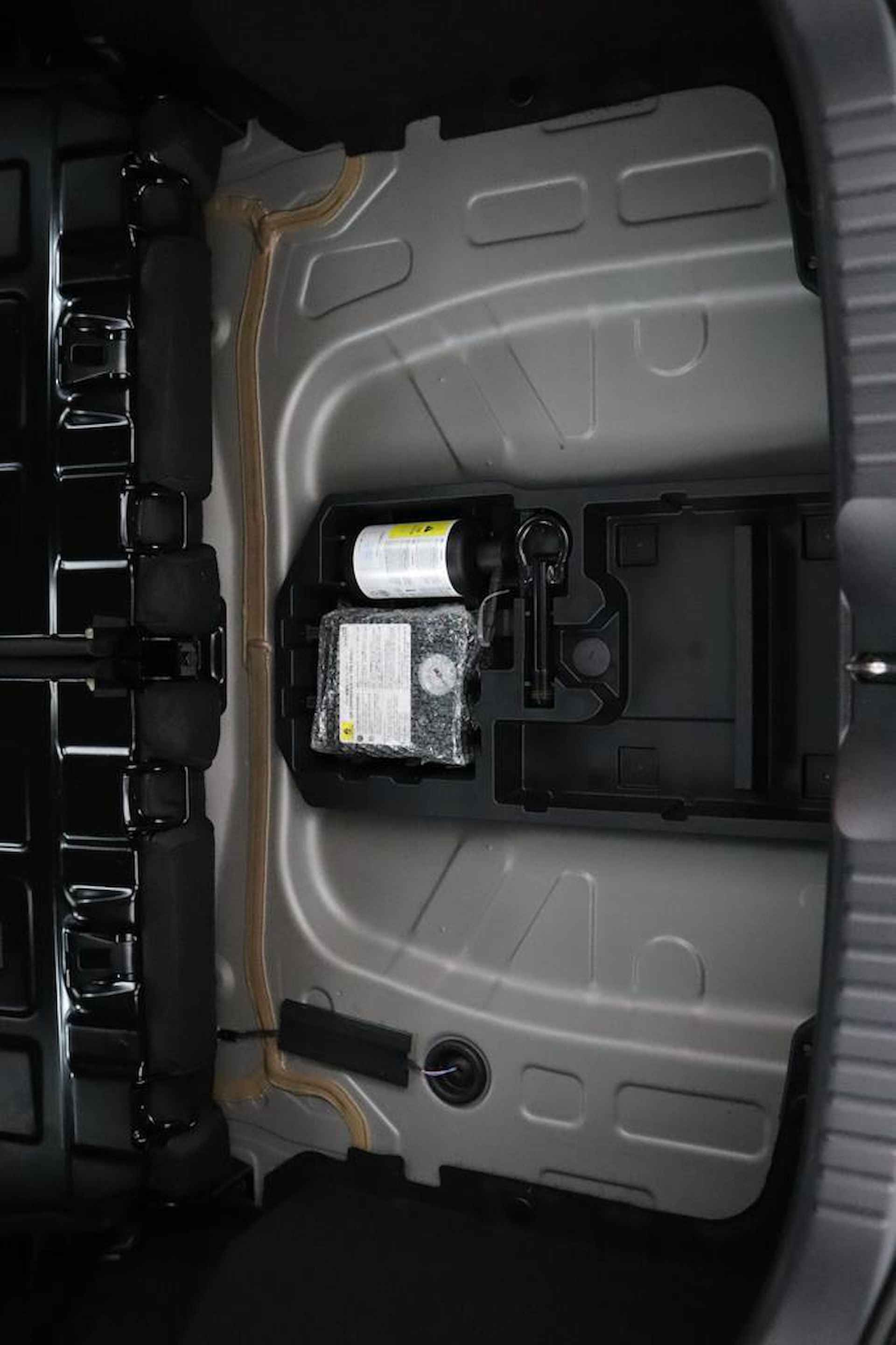 Toyota Aygo X 1.0 VVT-i MT Pulse | Apple Carplay/Android Auto | Stoelverwarming | allseasons banden | - 32/45