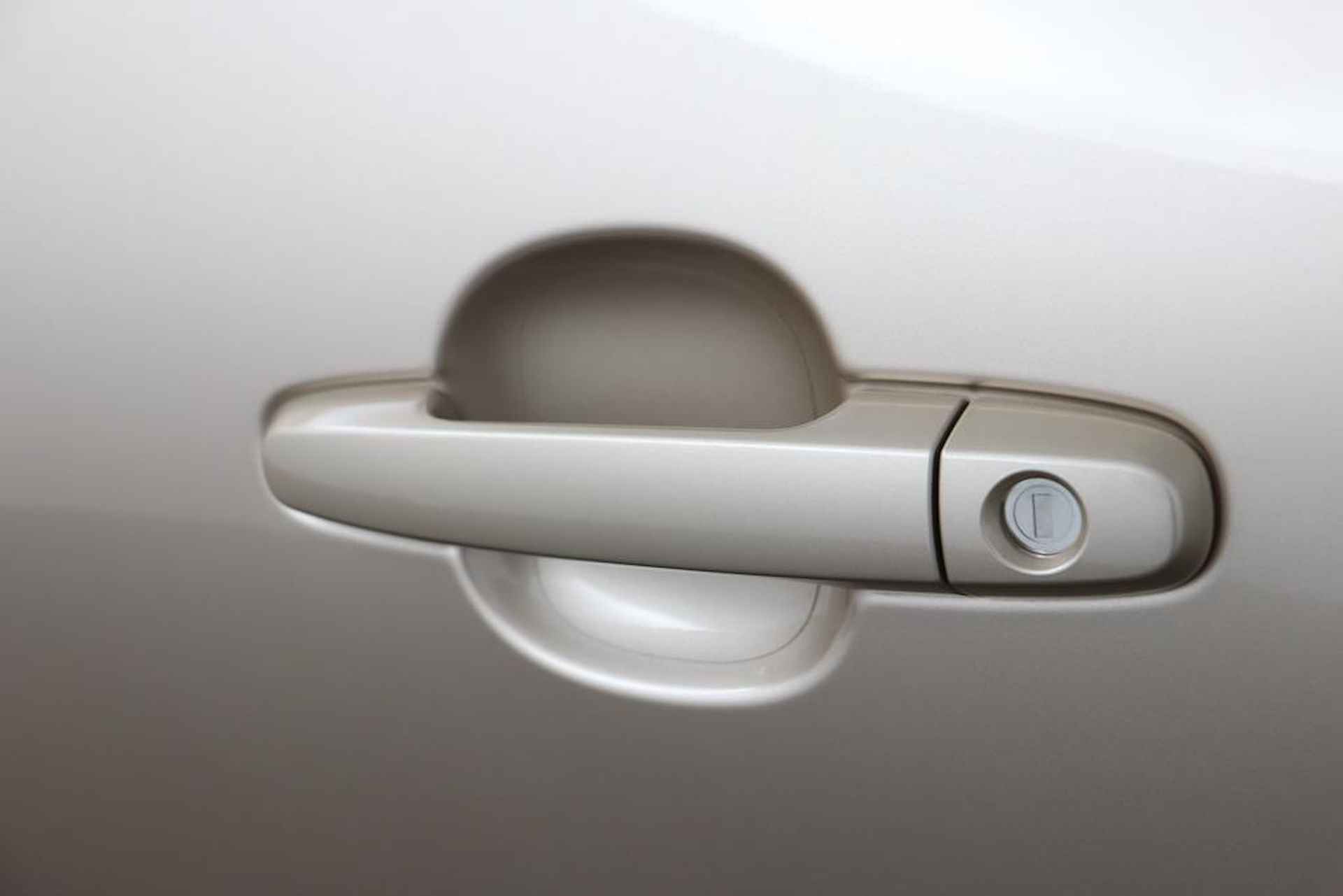 Toyota Aygo X 1.0 VVT-i MT Pulse | Apple Carplay/Android Auto | Stoelverwarming | allseasons banden | - 35/45