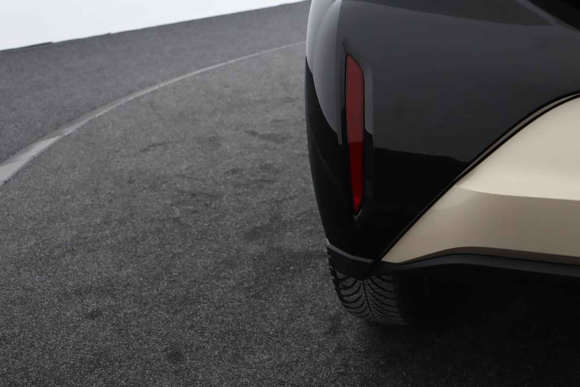 Toyota Aygo X 1.0 VVT-i MT Pulse | Apple Carplay/Android Auto | Stoelverwarming | allseasons banden | - 37/45