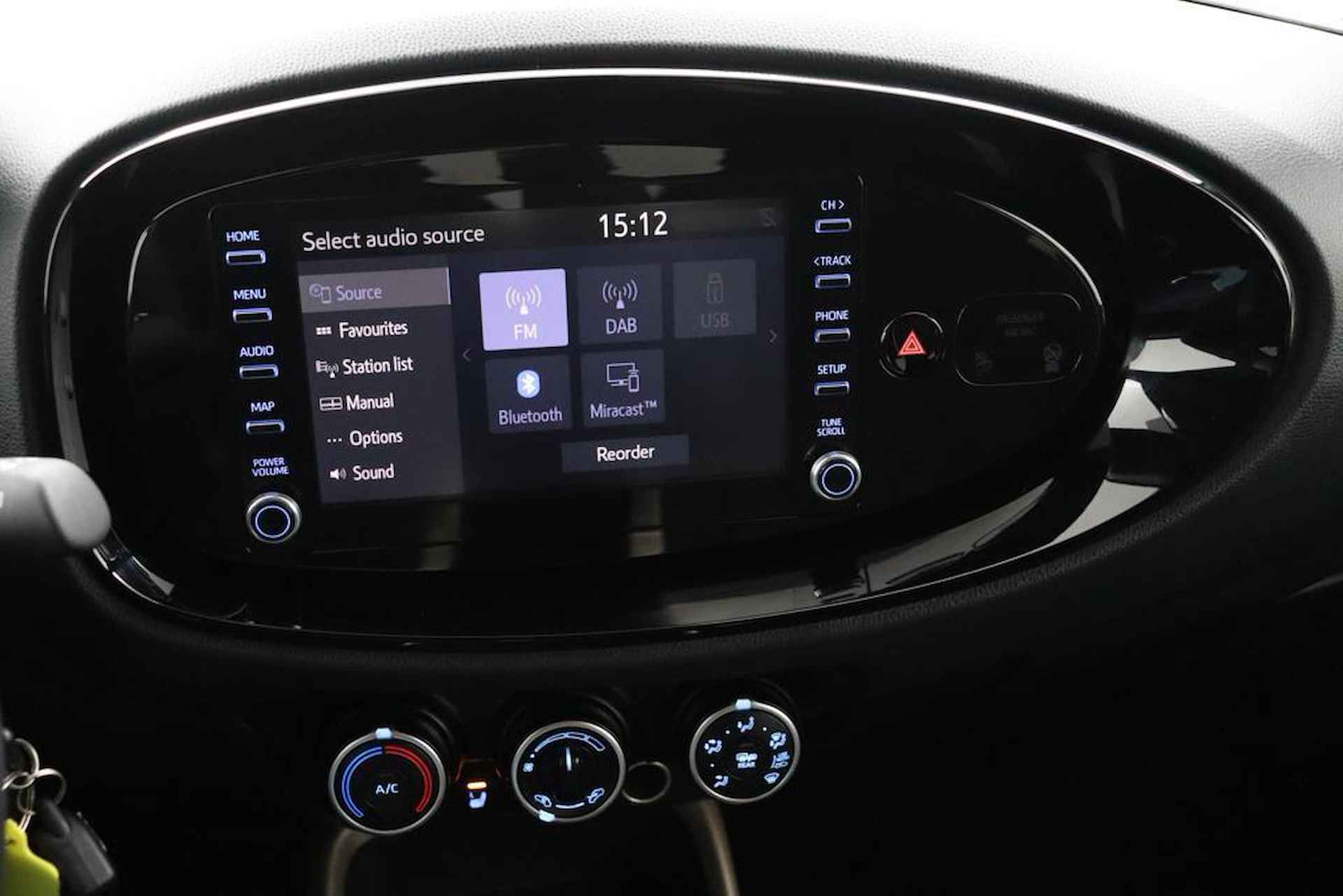 Toyota Aygo X 1.0 VVT-i MT Pulse | Apple Carplay/Android Auto | Stoelverwarming | allseasons banden | - 41/45