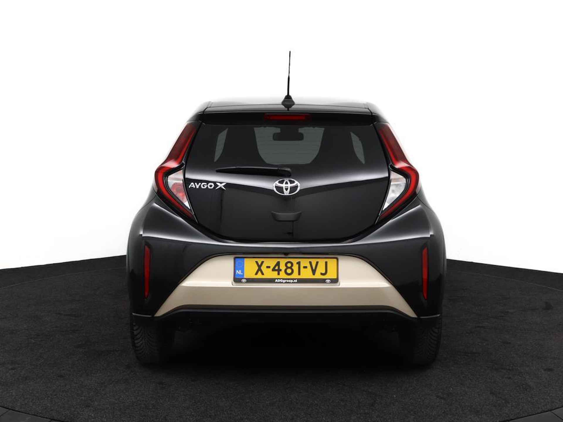 Toyota Aygo X 1.0 VVT-i MT Pulse | Apple Carplay/Android Auto | Stoelverwarming | allseasons banden | - 44/45