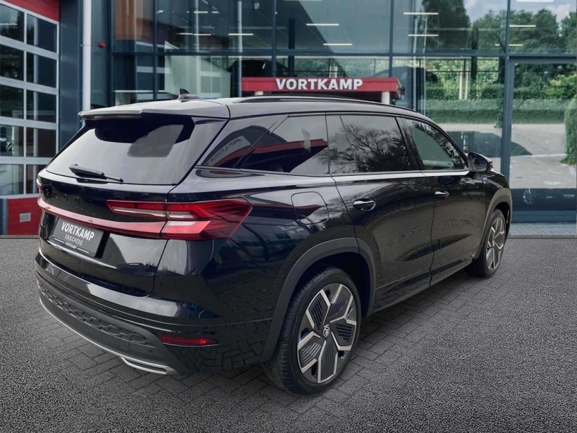 SKODA Kodiaq 1.5 TSI IV SPORTLINE PANO-DAK/TREKHAAK/LMW19&#39;&#39;/MATRIX - 5/30