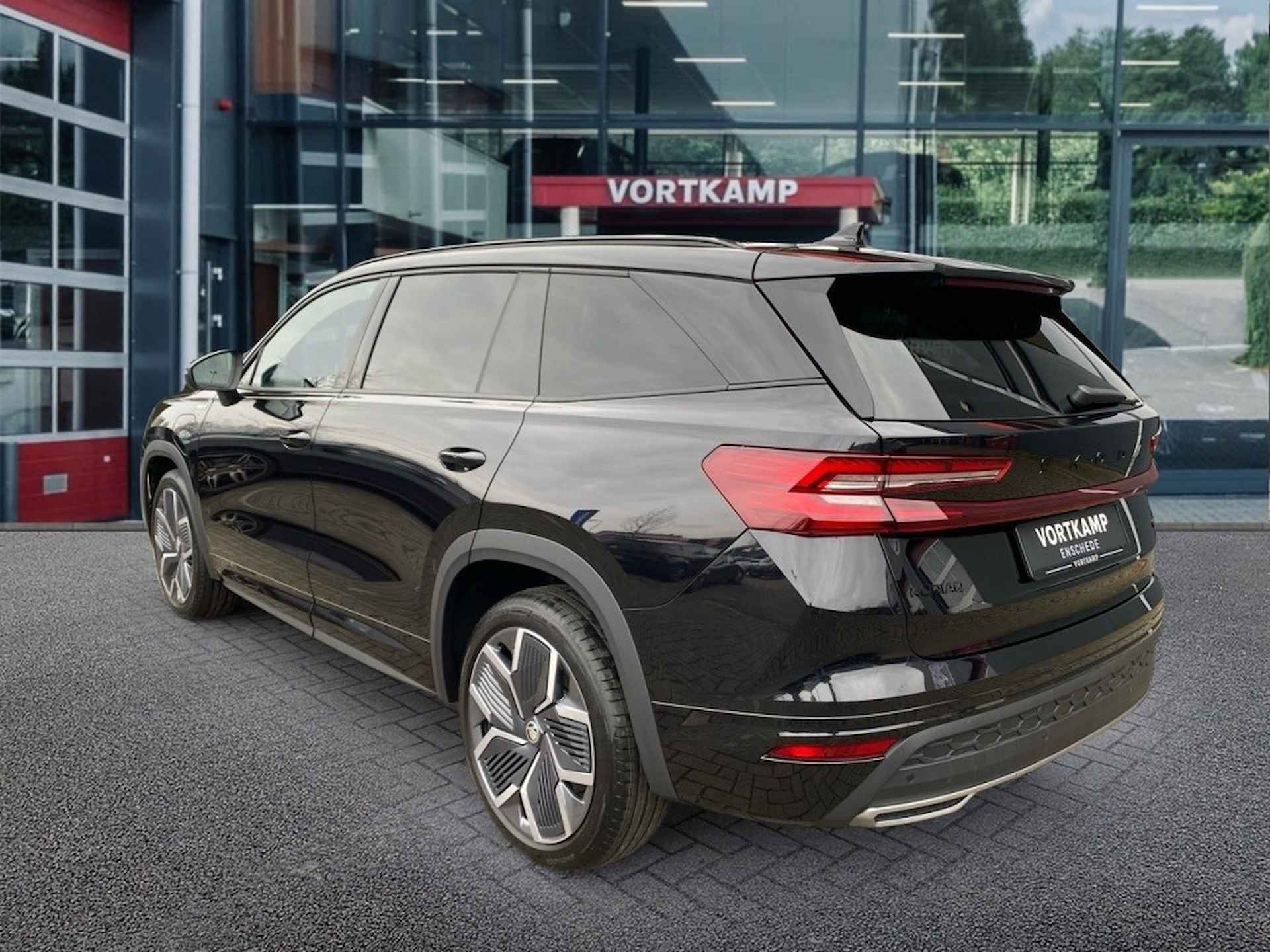 SKODA Kodiaq 1.5 TSI IV SPORTLINE PANO-DAK/TREKHAAK/LMW19&#39;&#39;/MATRIX - 7/30