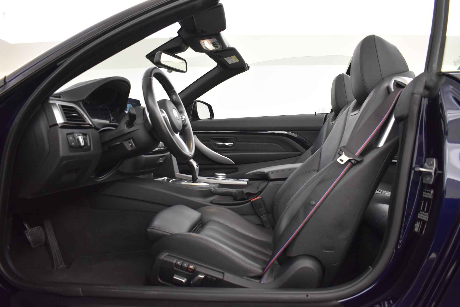 BMW 4 Serie Cabrio 420i High Executive M Sport Automaat / Sportstoelen / Achteruitrijcamera / Head-Up / Park Assistant / Navigatie Professional / LED / Stoelverwarming - 5/54