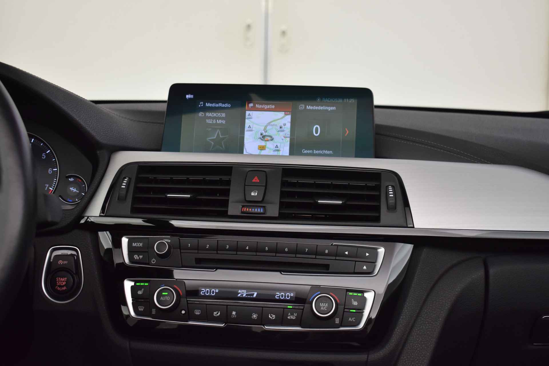 BMW 4 Serie Cabrio 420i High Executive M Sport Automaat / Sportstoelen / Achteruitrijcamera / Head-Up / Park Assistant / Navigatie Professional / LED / Stoelverwarming - 20/54