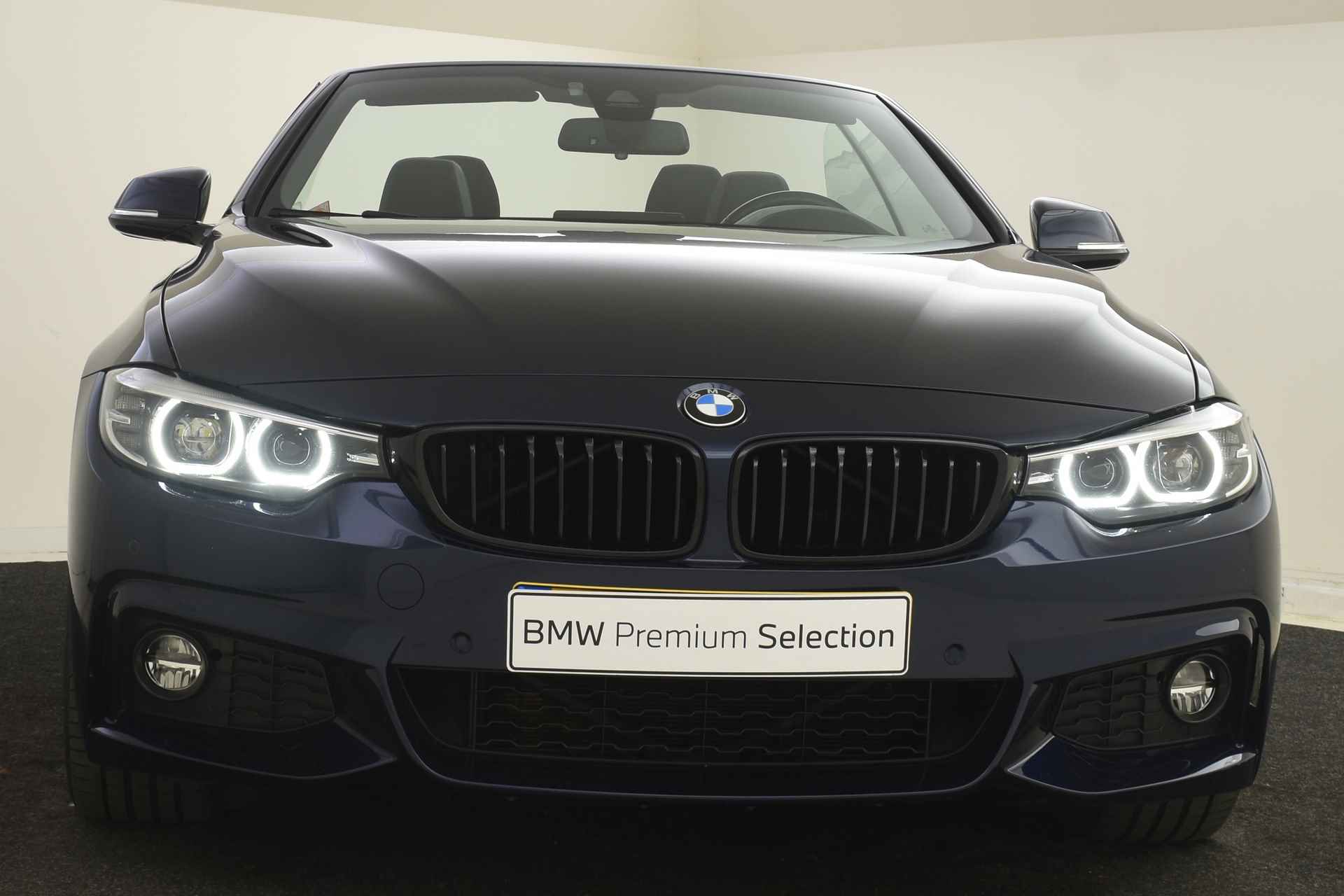 BMW 4 Serie Cabrio 420i High Executive M Sport Automaat / Sportstoelen / Achteruitrijcamera / Head-Up / Park Assistant / Navigatie Professional / LED / Stoelverwarming - 22/54