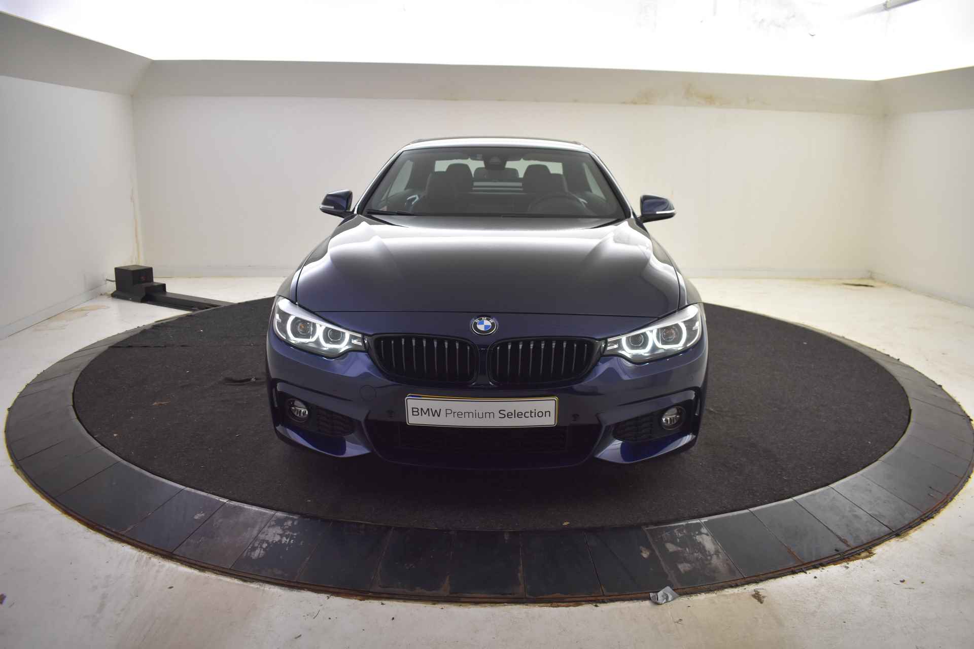 BMW 4 Serie Cabrio 420i High Executive M Sport Automaat / Sportstoelen / Achteruitrijcamera / Head-Up / Park Assistant / Navigatie Professional / LED / Stoelverwarming - 47/54