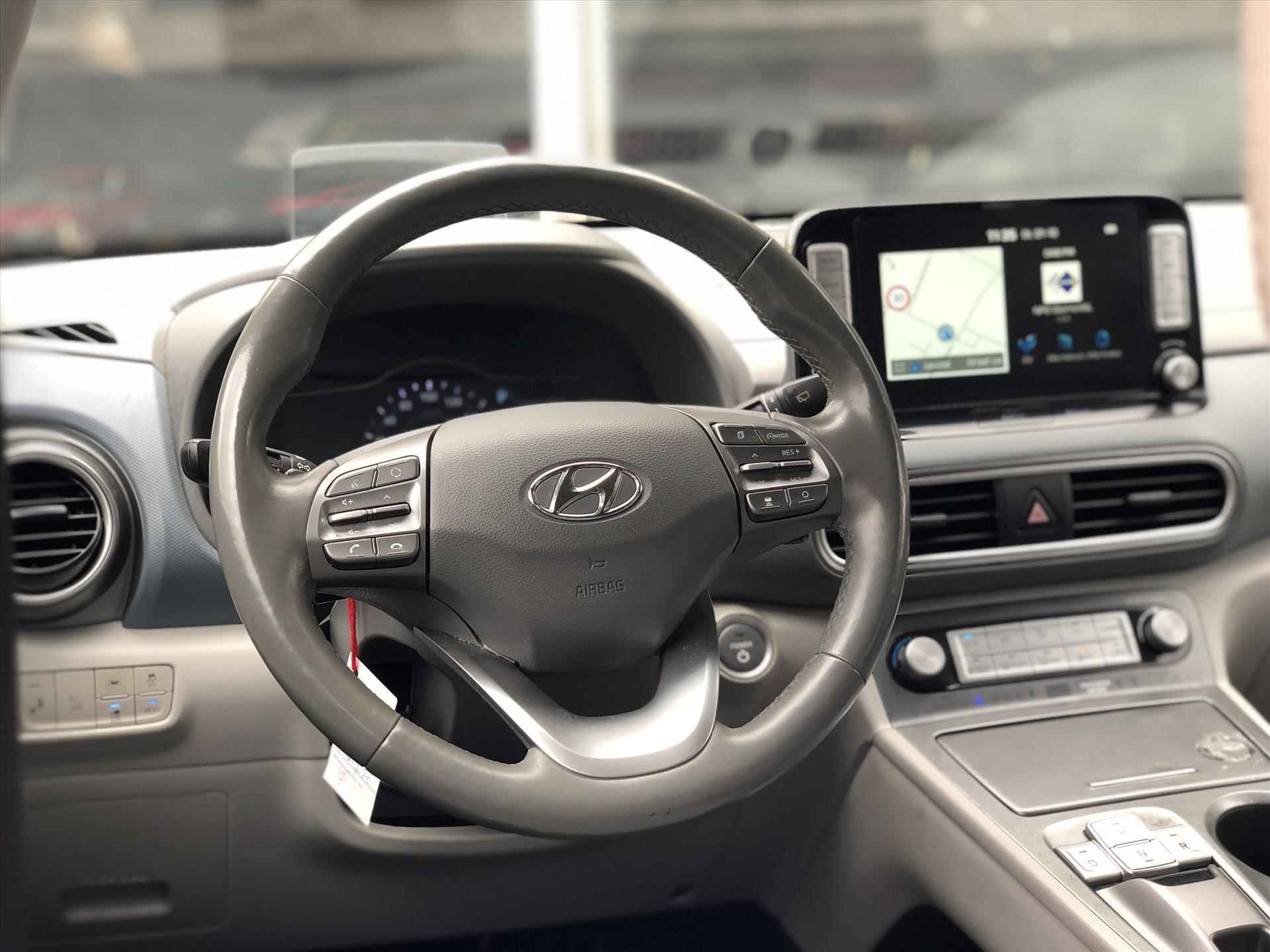 Hyundai Kona EV 64kWh 204pk Premium | Eerste eigenaar, Head up display, Parkeersensoren, Leer, Stoel + Stuurverwarming, Krell, BTW Auto - 13/36