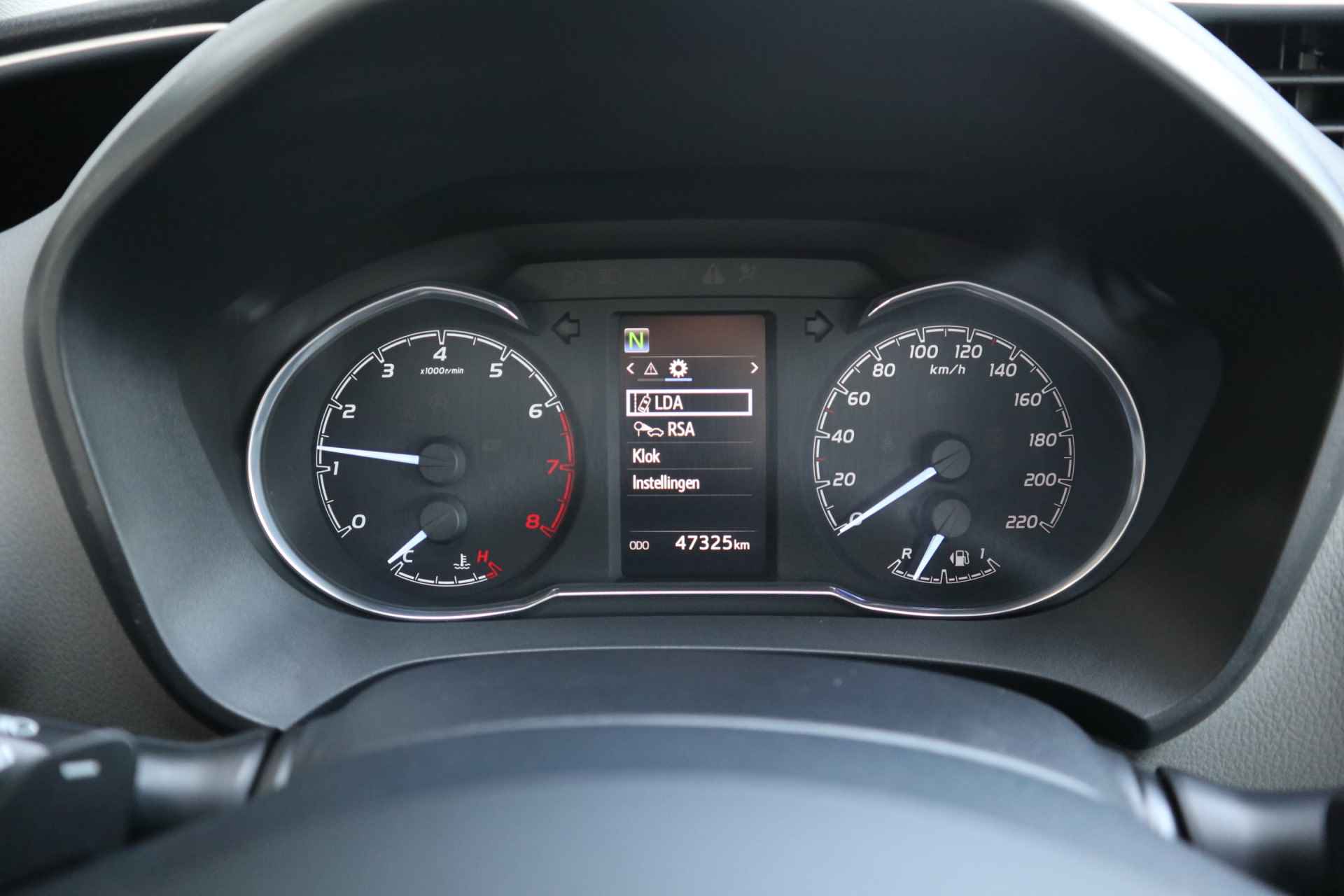 Toyota Yaris 1.5 VVT-i Active NL AUTO | CAMERA | CRUISE | 2de PINSTERDAG GEOPEND VAN 10:00 T/M 16:00 UUR - 21/26