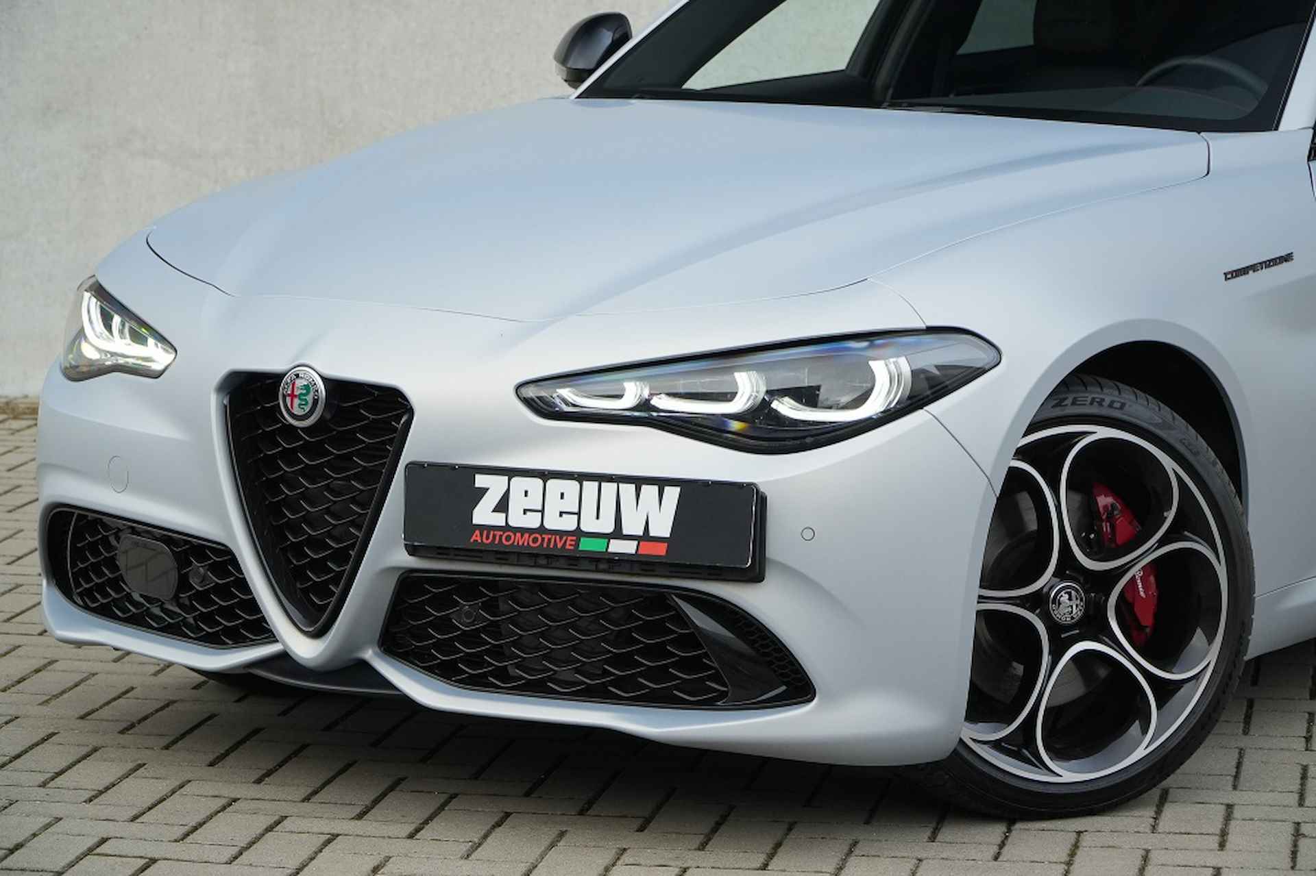 Alfa Romeo Giulia  2.0 Turbo 280 PK Competizione Q4 AWD | Harman | Driver | 19" - 5/49