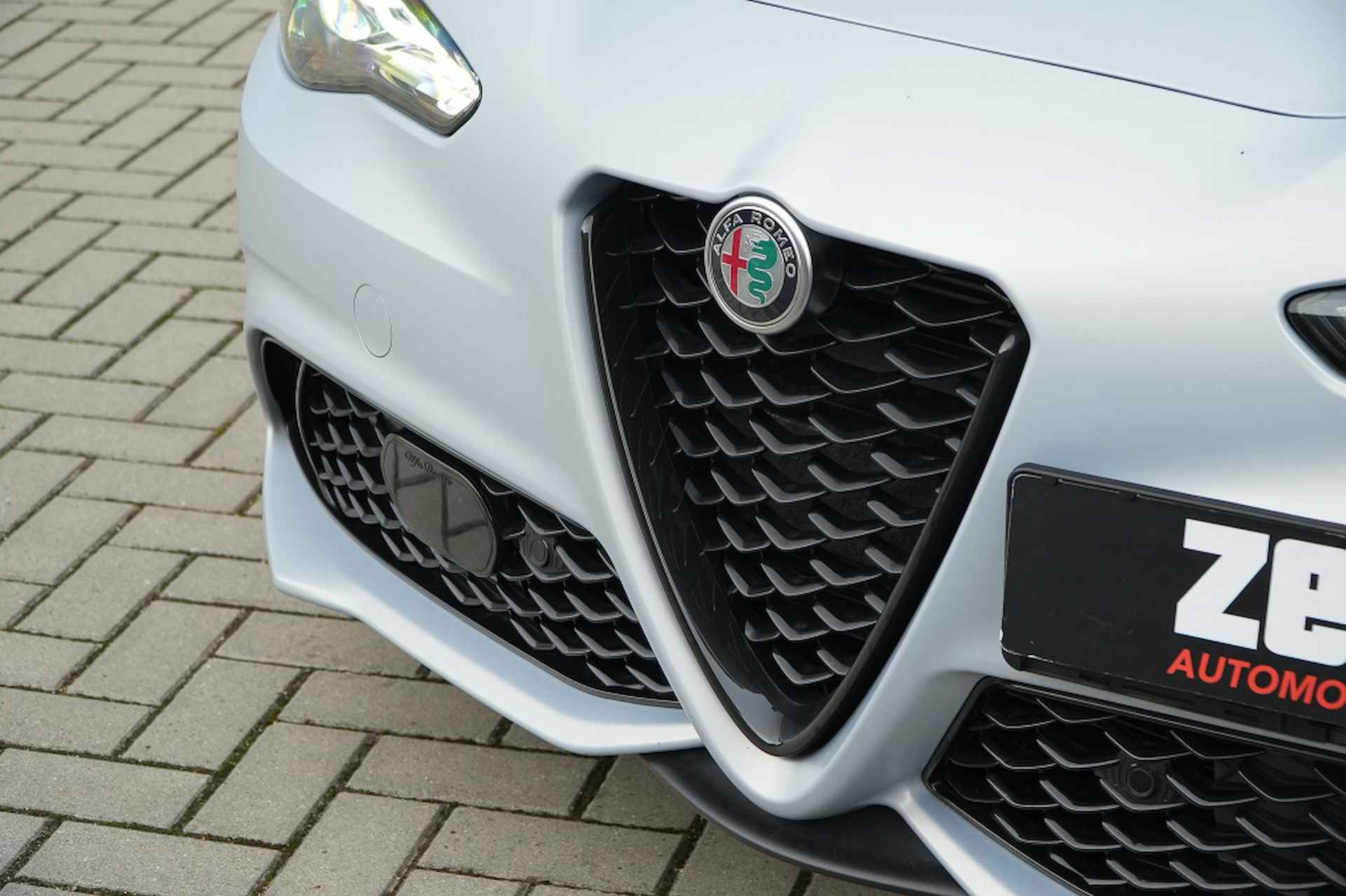 Alfa Romeo Giulia  2.0 Turbo 280 PK Competizione Q4 AWD | Harman | Driver | 19" - 6/49