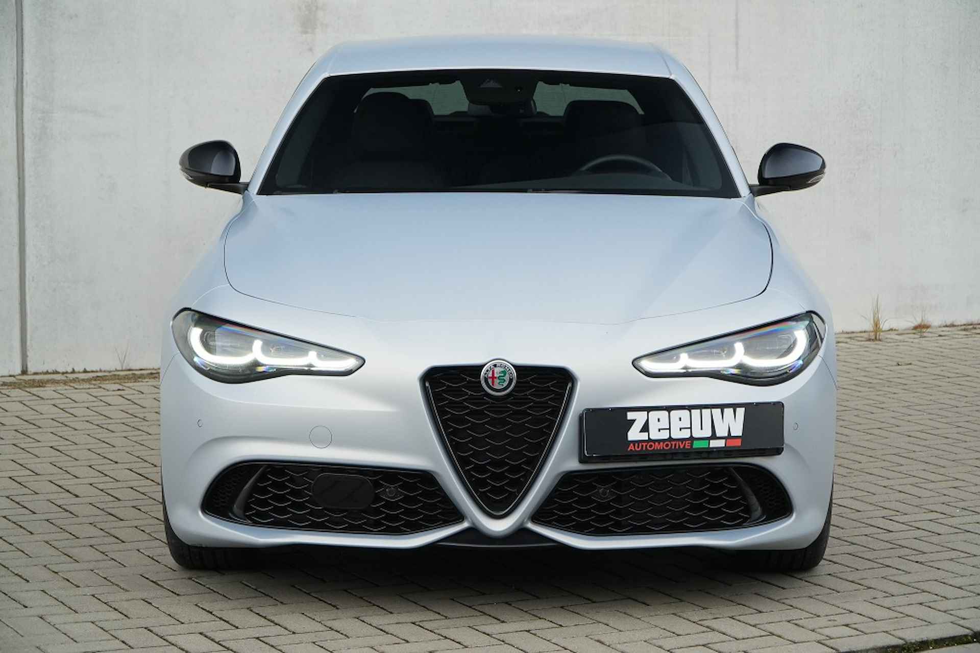 Alfa Romeo Giulia  2.0 Turbo 280 PK Competizione Q4 AWD | Harman | Driver | 19" - 11/49