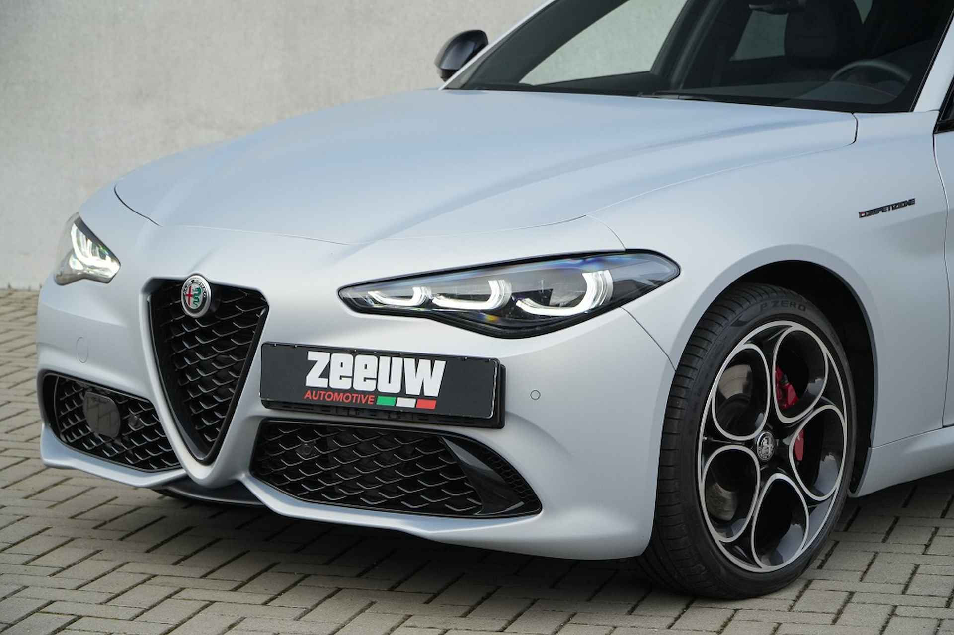 Alfa Romeo Giulia  2.0 Turbo 280 PK Competizione Q4 AWD | Harman | Driver | 19" - 14/49