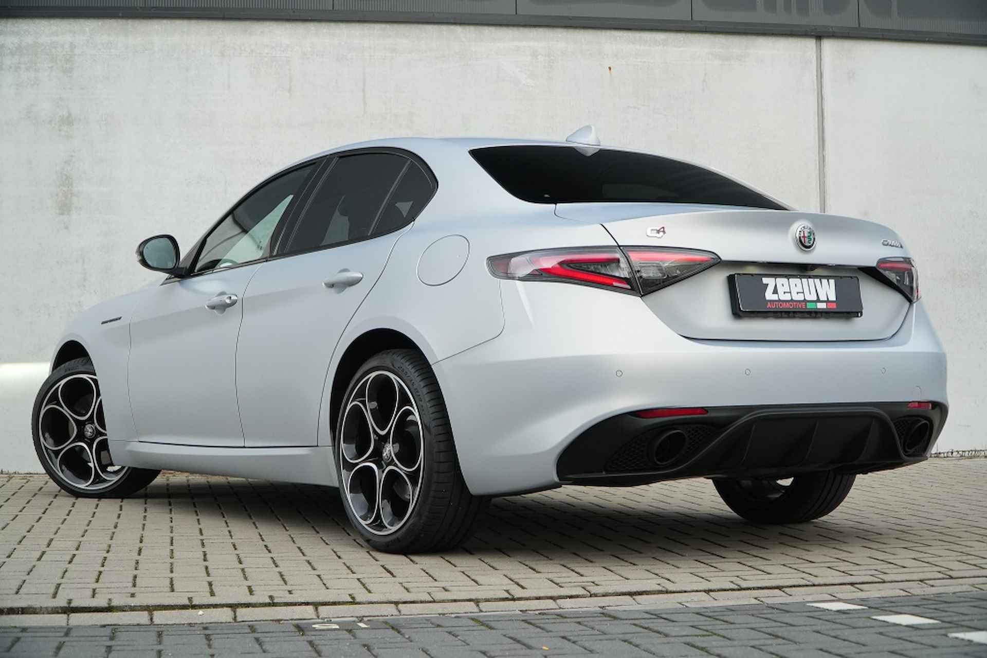 Alfa Romeo Giulia  2.0 Turbo 280 PK Competizione Q4 AWD | Harman | Driver | 19" - 19/49