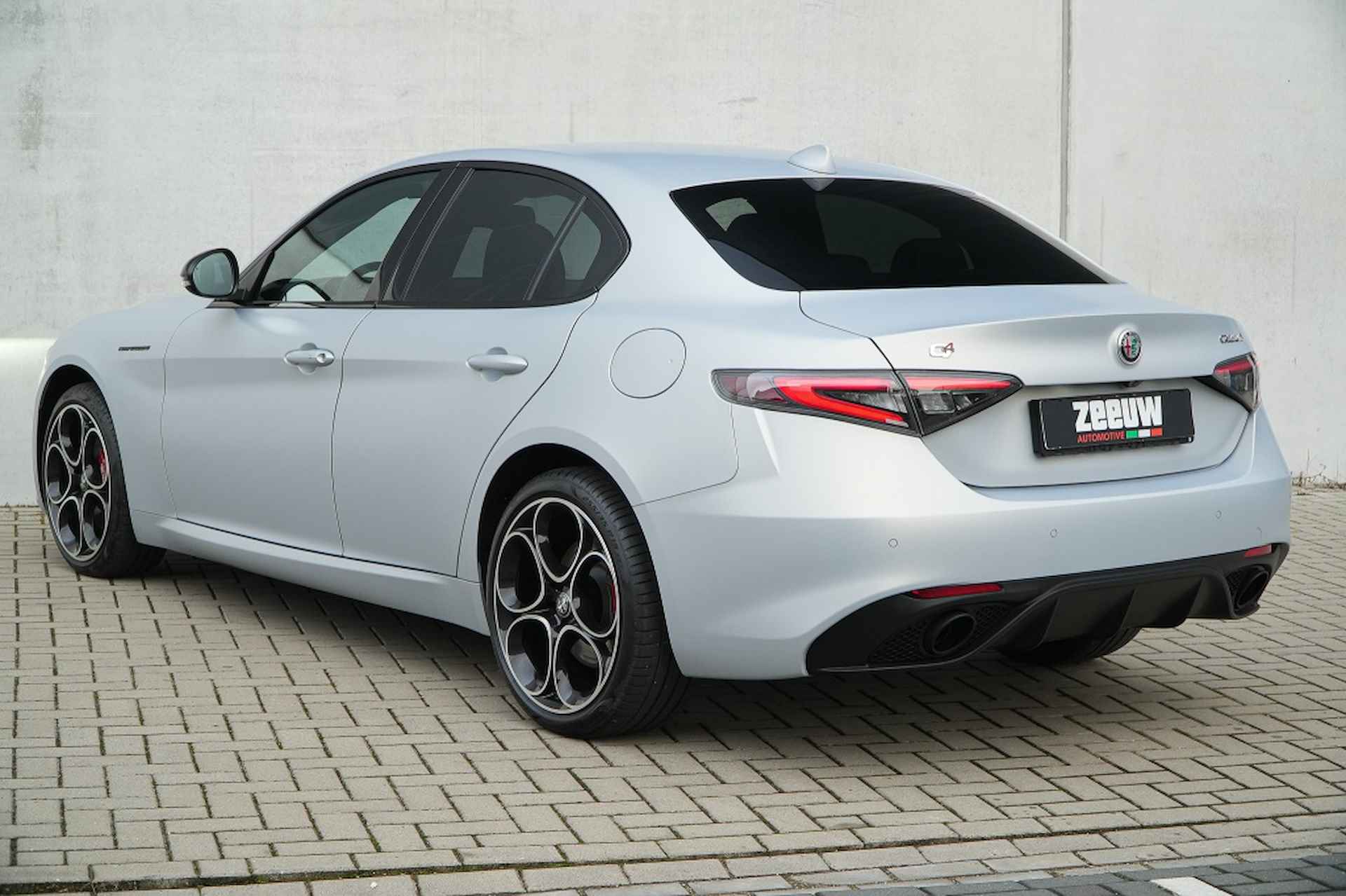 Alfa Romeo Giulia  2.0 Turbo 280 PK Competizione Q4 AWD | Harman | Driver | 19" - 27/49