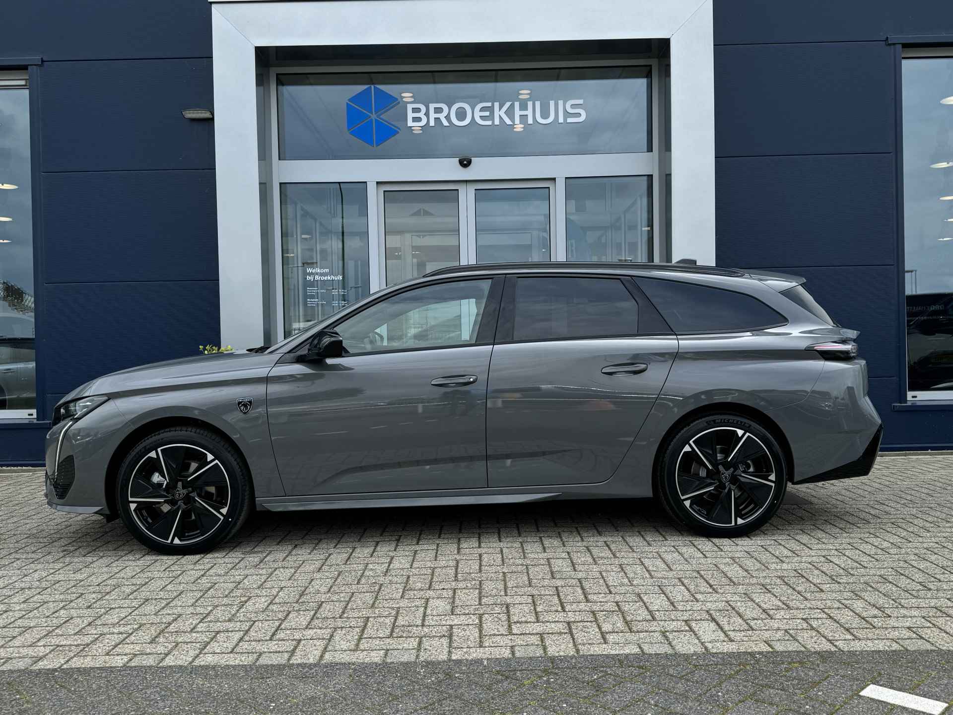 Peugeot E-308 SW GT EV 54 kWh | 360 Camera | AGR stoelen + Stoel/Stuur verwarming | ACC | Elektr. klep - 11/59