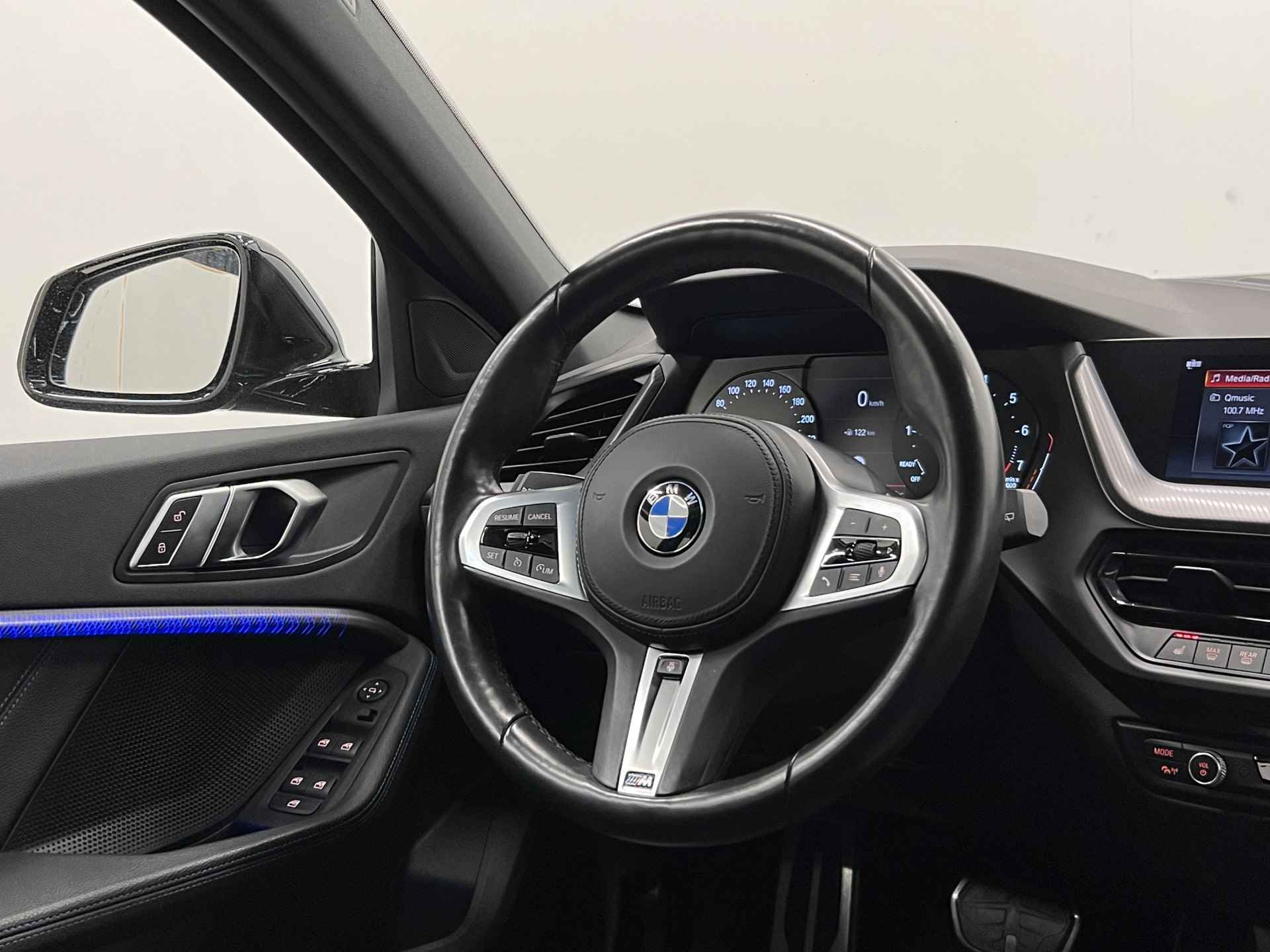 BMW 1-serie 118i High Executive Edition M Sport | NAVIGATIE | STUUR-/STOELVERWARMING | LED | M SPORT | - 37/54