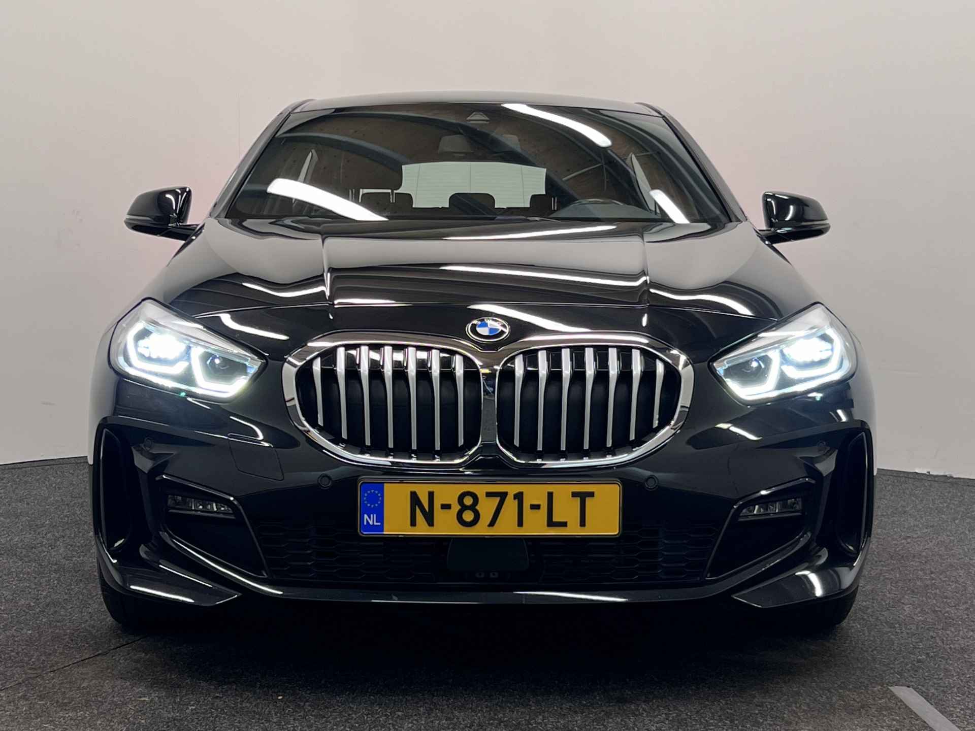BMW 1-serie 118i High Executive Edition M Sport | NAVIGATIE | STUUR-/STOELVERWARMING | LED | M SPORT | - 48/54