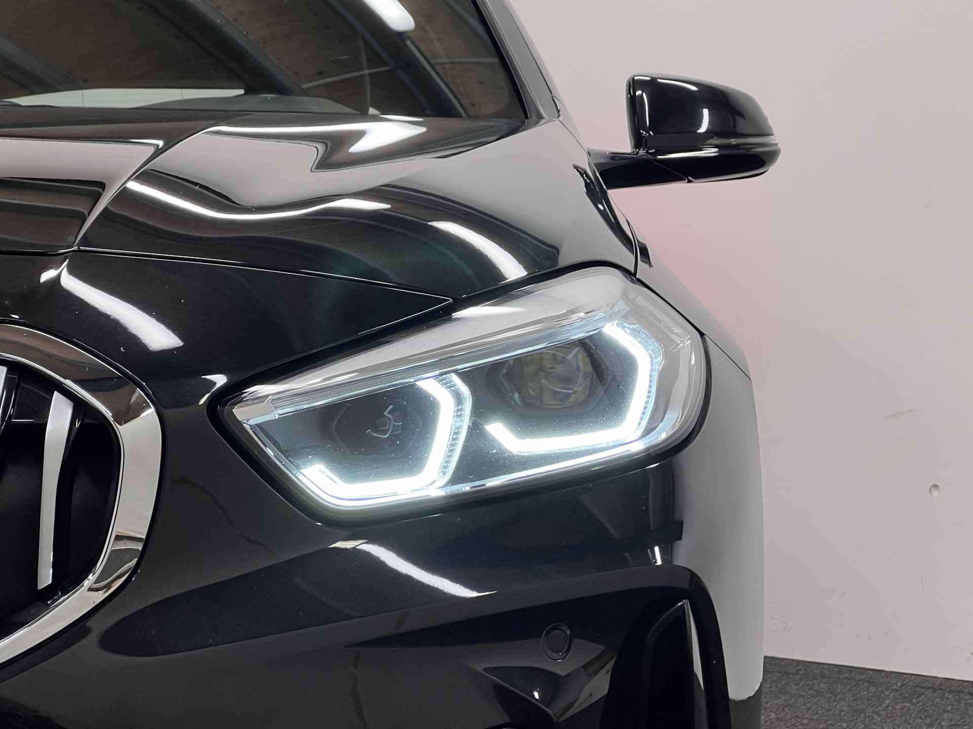 BMW 1-serie 118i High Executive Edition M Sport | NAVIGATIE | STUUR-/STOELVERWARMING | LED | M SPORT | - 49/54