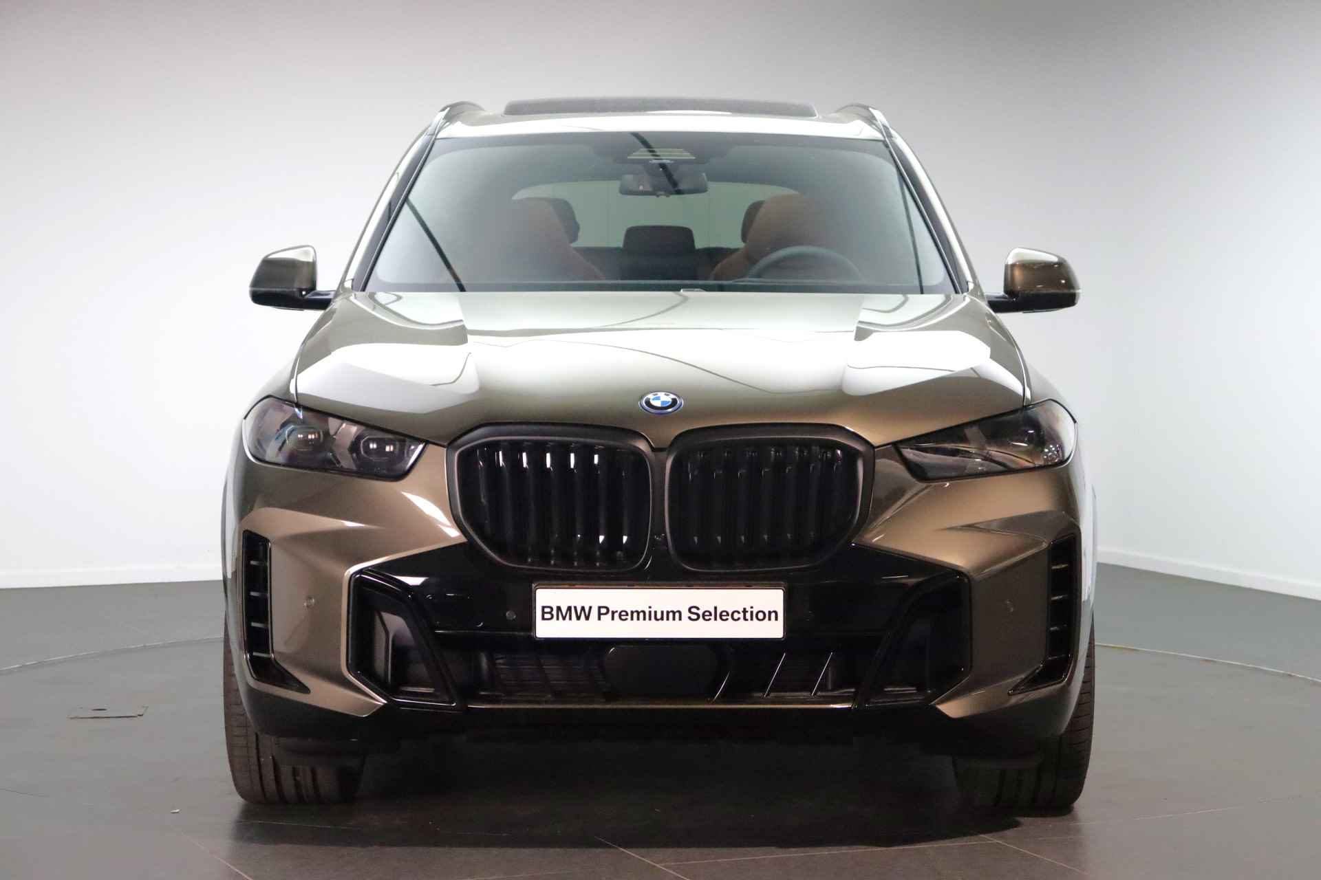 BMW X5 xDrive50e High Executive M Sport Automaat / Panoramadak / Trekhaak / Bowers & Wilkins / M Multifunctionele Stoelen / Parking Assistant Professional / Soft-Close / Demo - 6/26