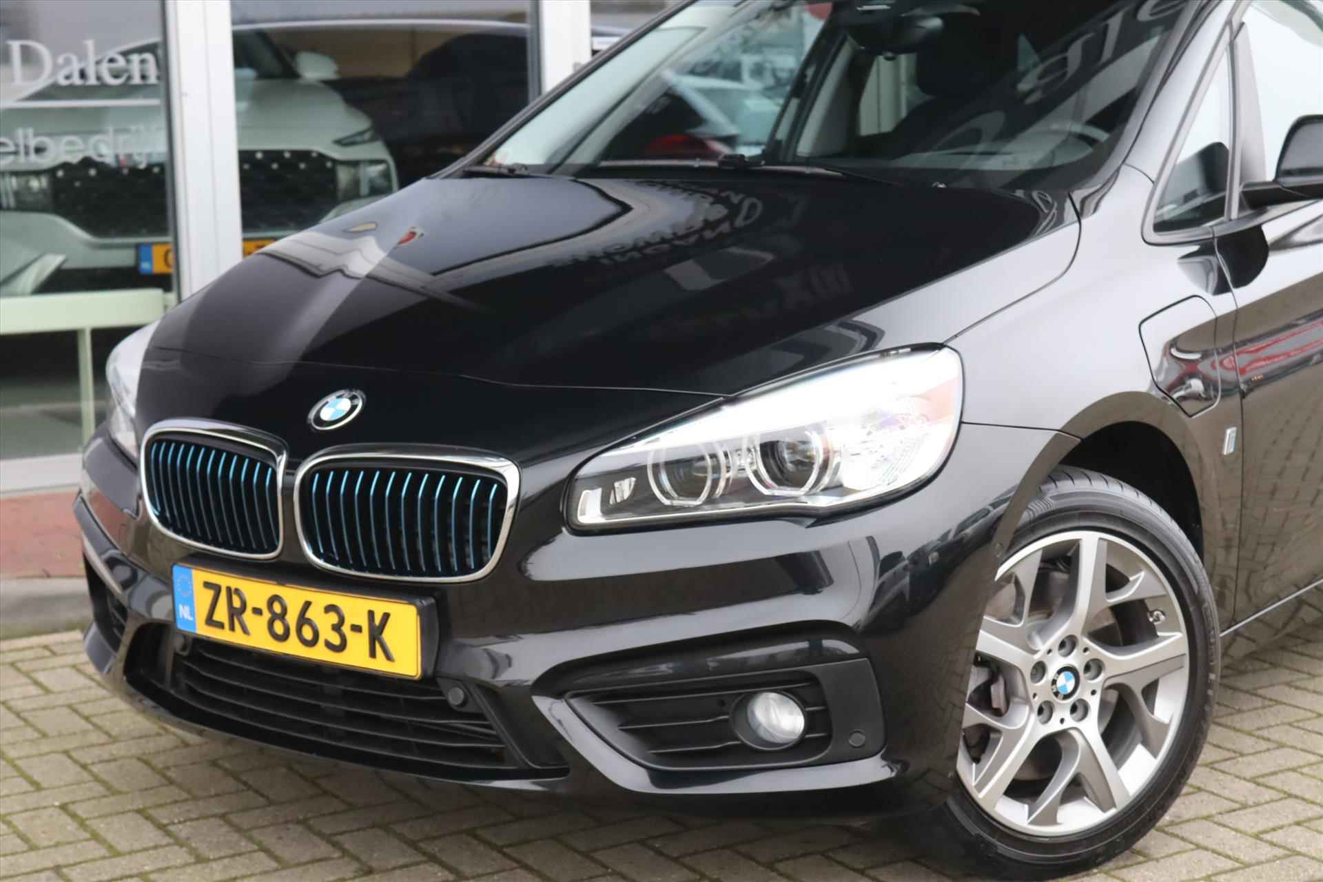 BMW 2-Serie Active Tour (f45). 225XE XDRIVE iPERFORMANCE EXEC. AUTOMAAT | Navi | Harman Kardon | Led | Head Up | Camera | Pdc v+a |  Stoelverw. | - 62/66