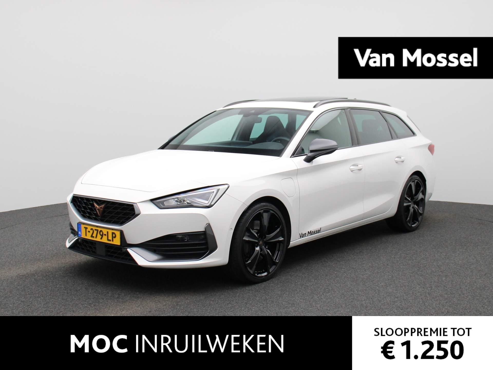 CUPRA Leon Sportstourer 1.4 e-Hybrid VZ Performance 245 PK | PANORAMADAK | ACHTERUITRIJCAMERA | VIRTUAL COCKPIT | SFEERVERLICHTING | APPLE CARPLAY - ANDROID AUTO | STOEL + STUURVERWARMING | ELEKTRISCH BEDIENBARE BESTUURDERSSTOEL MET MEMORY | ELEKTRISCH BEDIENBARE ACHTERKLEP | NAVIGATIE | KUIPSTOELEN | PARKEERSENSOREN VOOR + ACHTER | ADAPTIVE CRUISE CONTROL | KEYLESS | DODEHOEK DETECTIE | LANE ASSIST | CLIMATE CONTROL | LED VERLICHTING | LICHTMETALEN VELGEN |