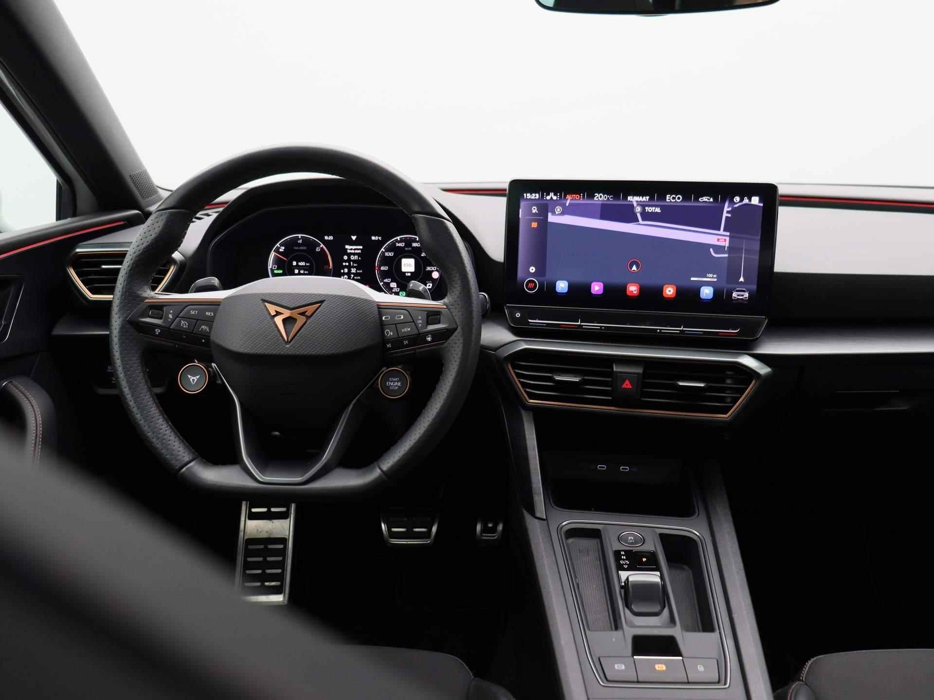 CUPRA Leon Sportstourer 1.4 e-Hybrid VZ Performance 245 PK | PANORAMADAK | ACHTERUITRIJCAMERA | VIRTUAL COCKPIT | SFEERVERLICHTING | APPLE CARPLAY - ANDROID AUTO | STOEL + STUURVERWARMING | ELEKTRISCH BEDIENBARE BESTUURDERSSTOEL MET MEMORY | ELEKTRISCH BEDIENBARE ACHTERKLEP | NAVIGATIE | KUIPSTOELEN | PARKEERSENSOREN VOOR + ACHTER | ADAPTIVE CRUISE CONTROL | KEYLESS | DODEHOEK DETECTIE | LANE ASSIST | CLIMATE CONTROL | LED VERLICHTING | LICHTMETALEN VELGEN | - 12/51