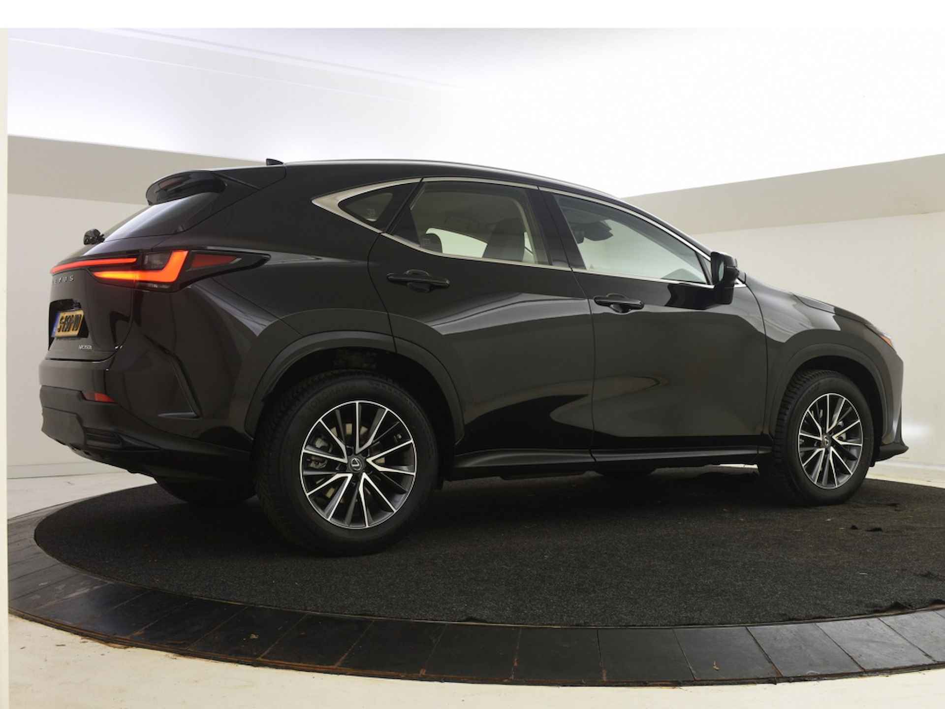 Lexus NX 350h Comfort Limited - 8/28