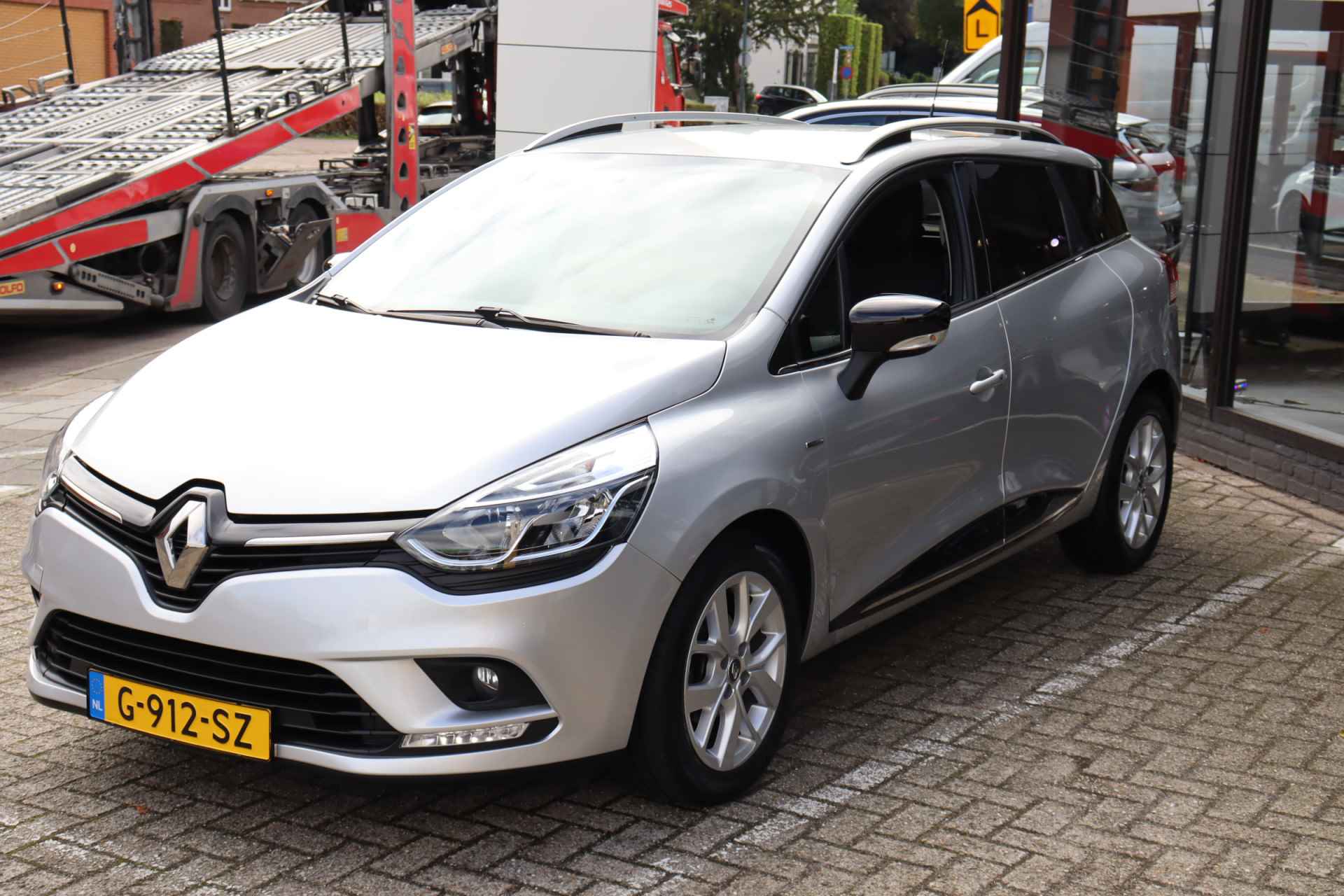 Renault Clio Estate TCe 90pk Limited - 8/24