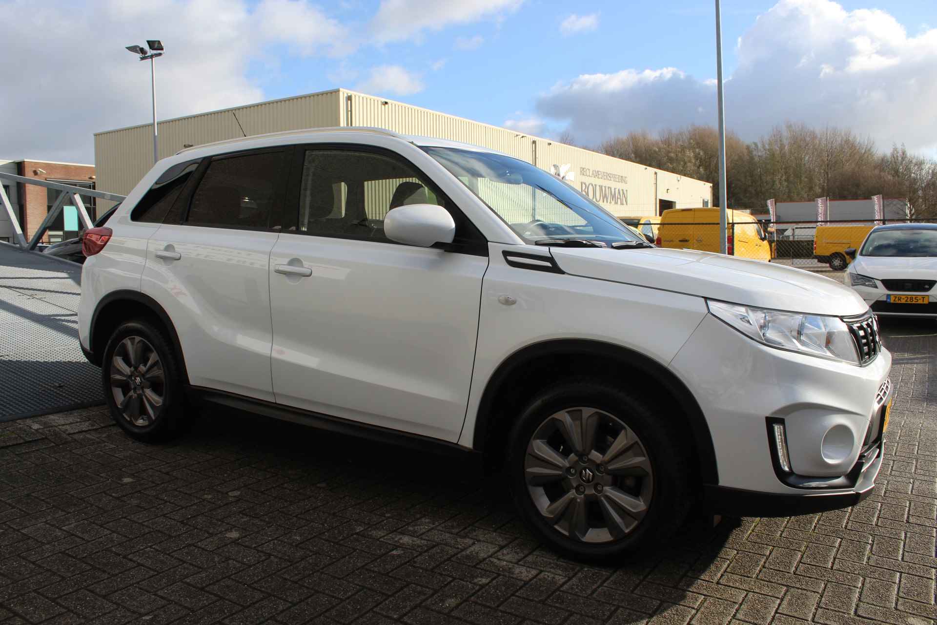 Suzuki Vitara 1.0 Boosterjet Select Orig.NL auto/Navigatie/Clima/Airco/Stoelverwarming/Apple Carplay/Achteruitrijcamera/Cruise Control - 8/24