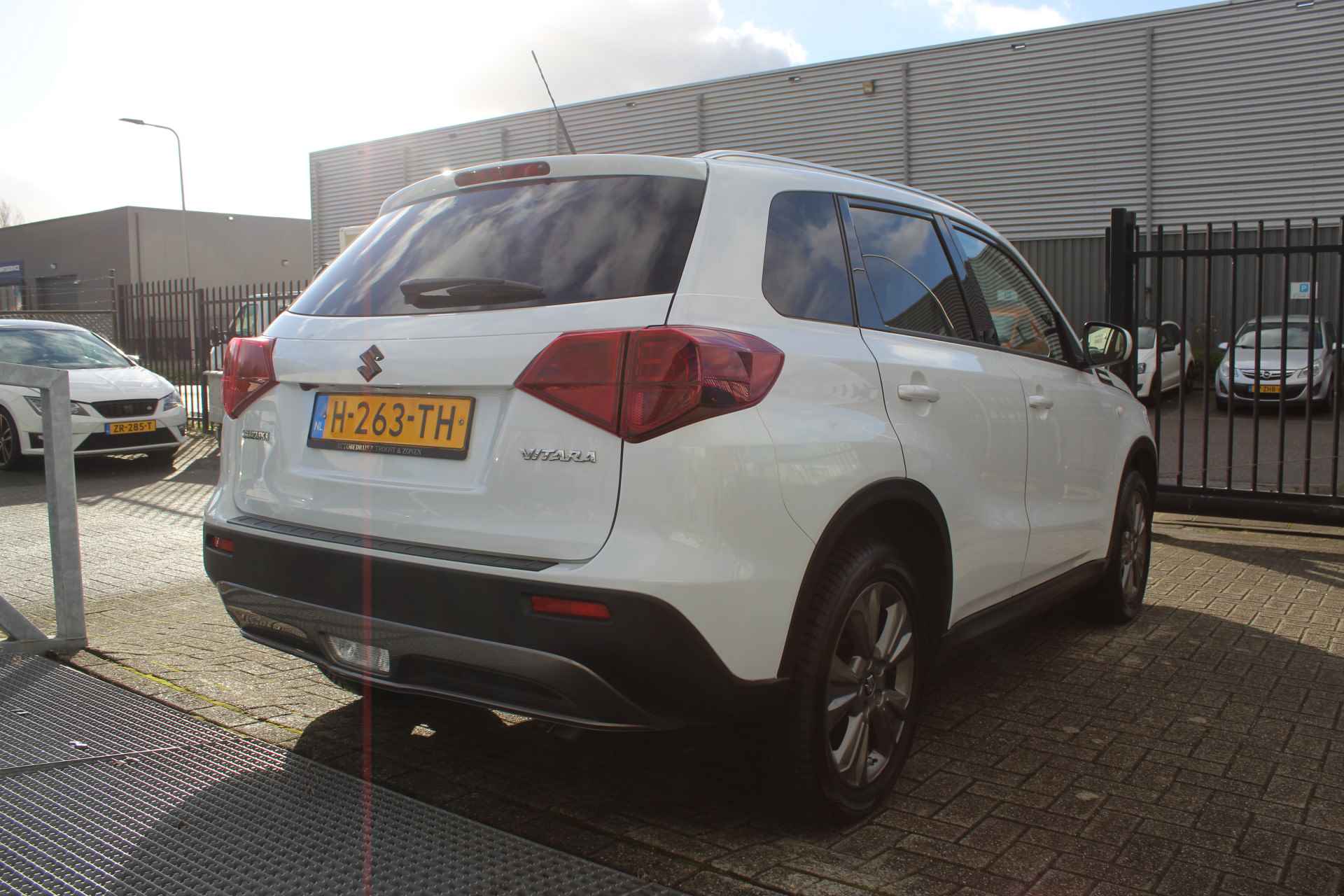 Suzuki Vitara 1.0 Boosterjet Select Orig.NL auto/Navigatie/Clima/Airco/Stoelverwarming/Apple Carplay/Achteruitrijcamera/Cruise Control - 9/24