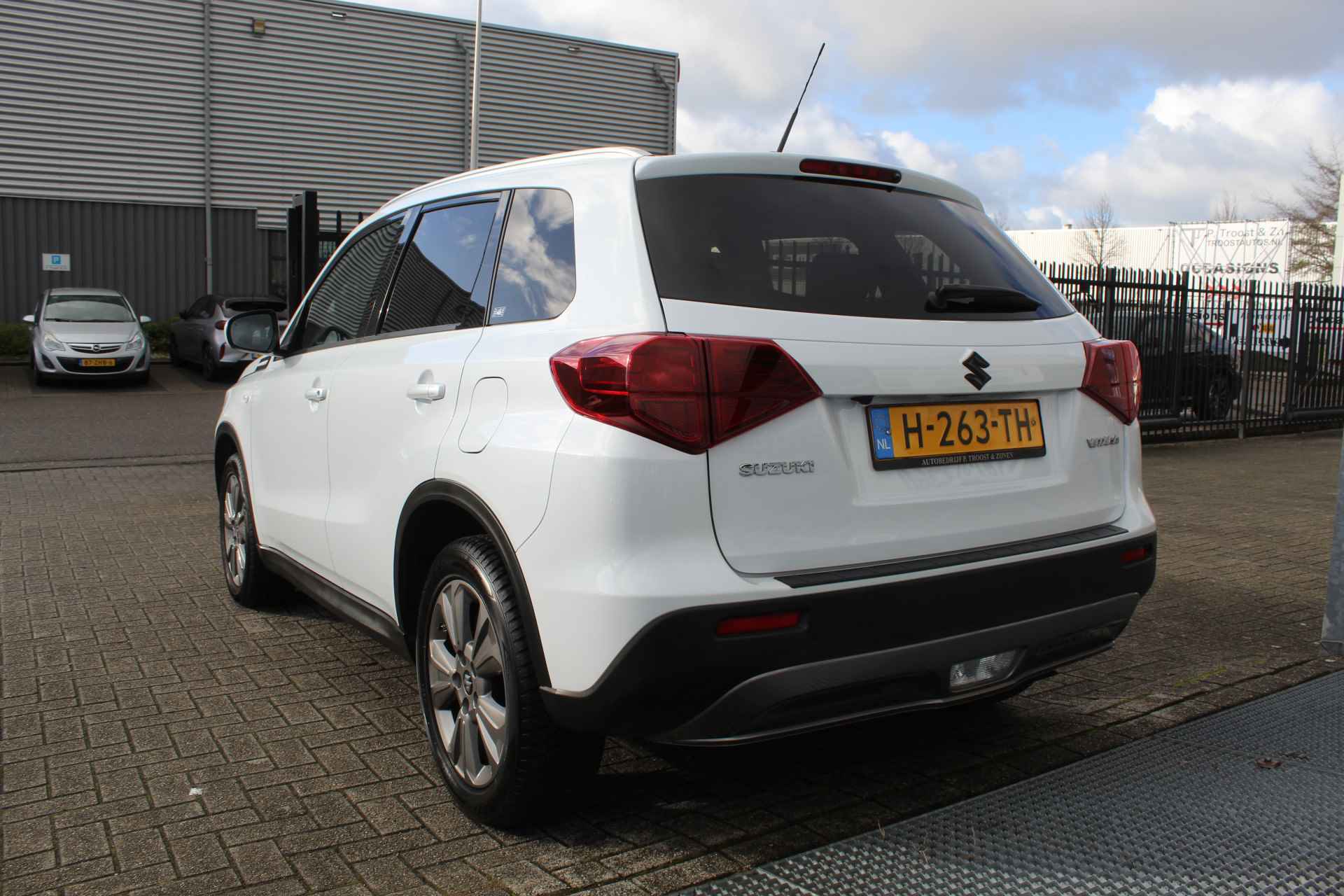 Suzuki Vitara 1.0 Boosterjet Select Orig.NL auto/Navigatie/Clima/Airco/Stoelverwarming/Apple Carplay/Achteruitrijcamera/Cruise Control - 11/24