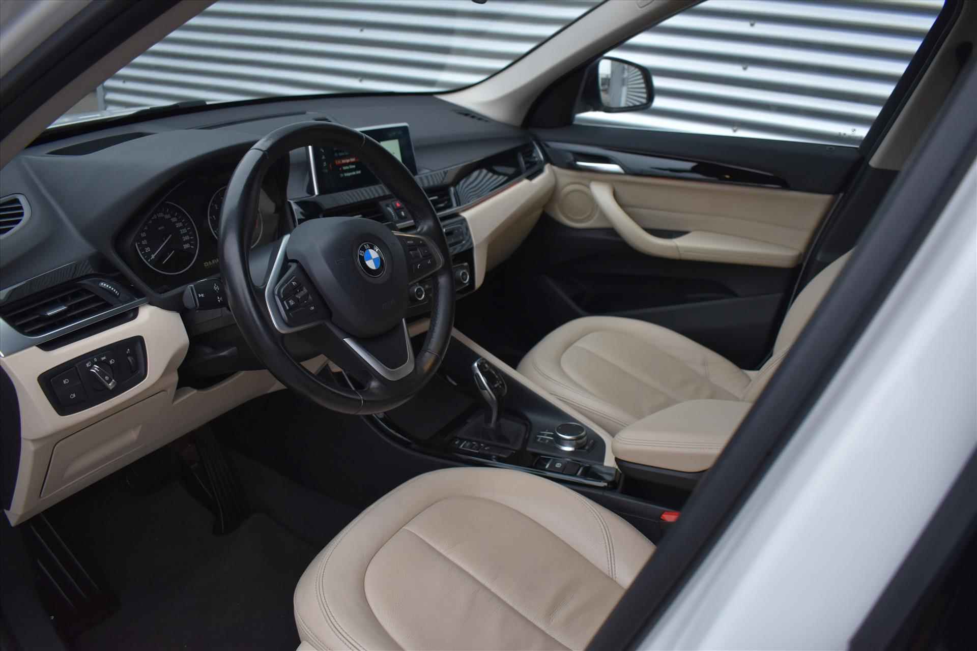 BMW X1 sDrive20i Corporate Lease High Executive | Trekhaak | Head-up display | Elek. achterklep | Leder | Stoelverwarming | Incl. BOVAG garantie, beurt etc.. - 9/33