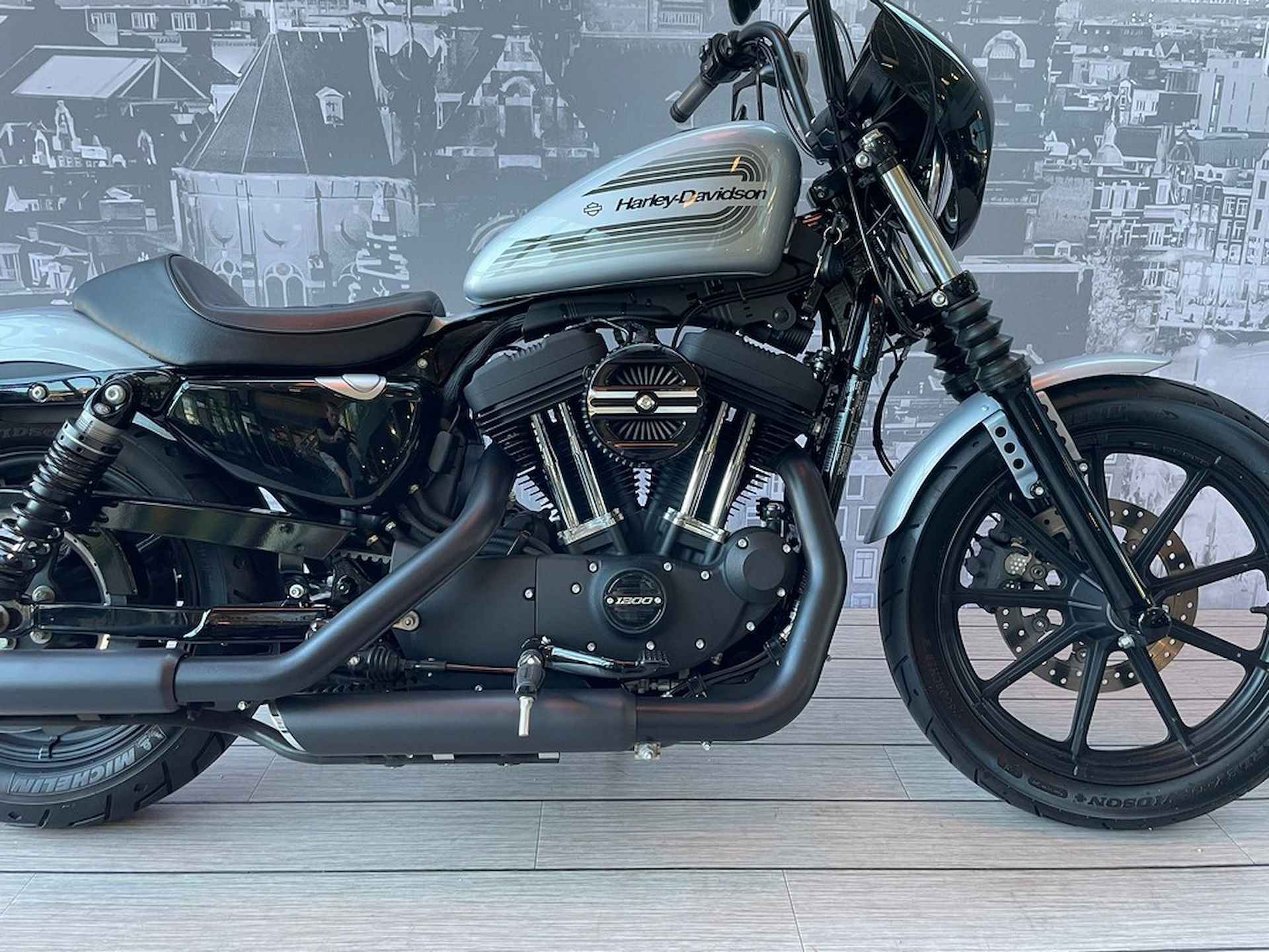 Harley-Davidson XL1200NS Iron Special - 2/8