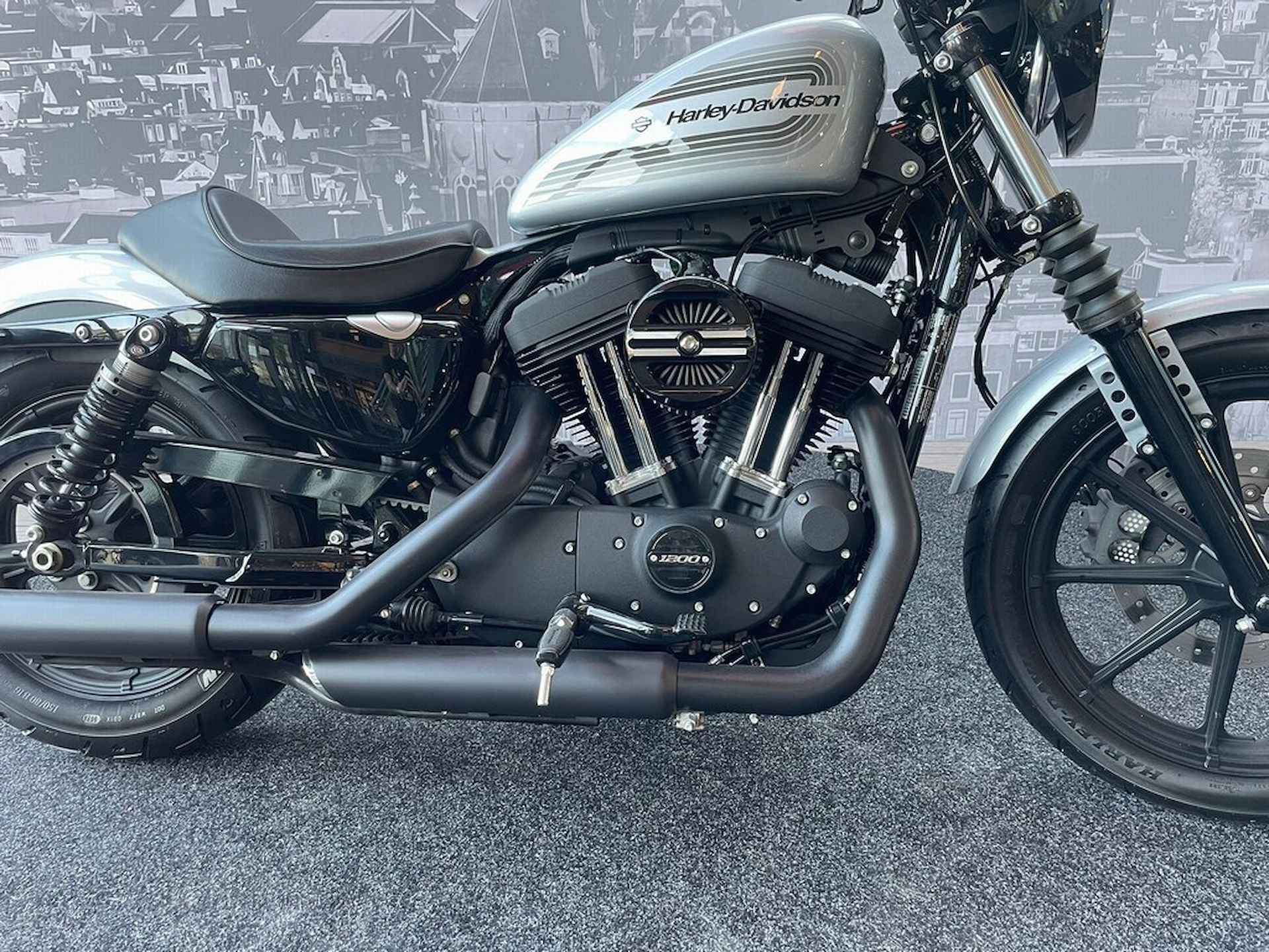 Harley-Davidson XL1200NS Iron Special - 2/8